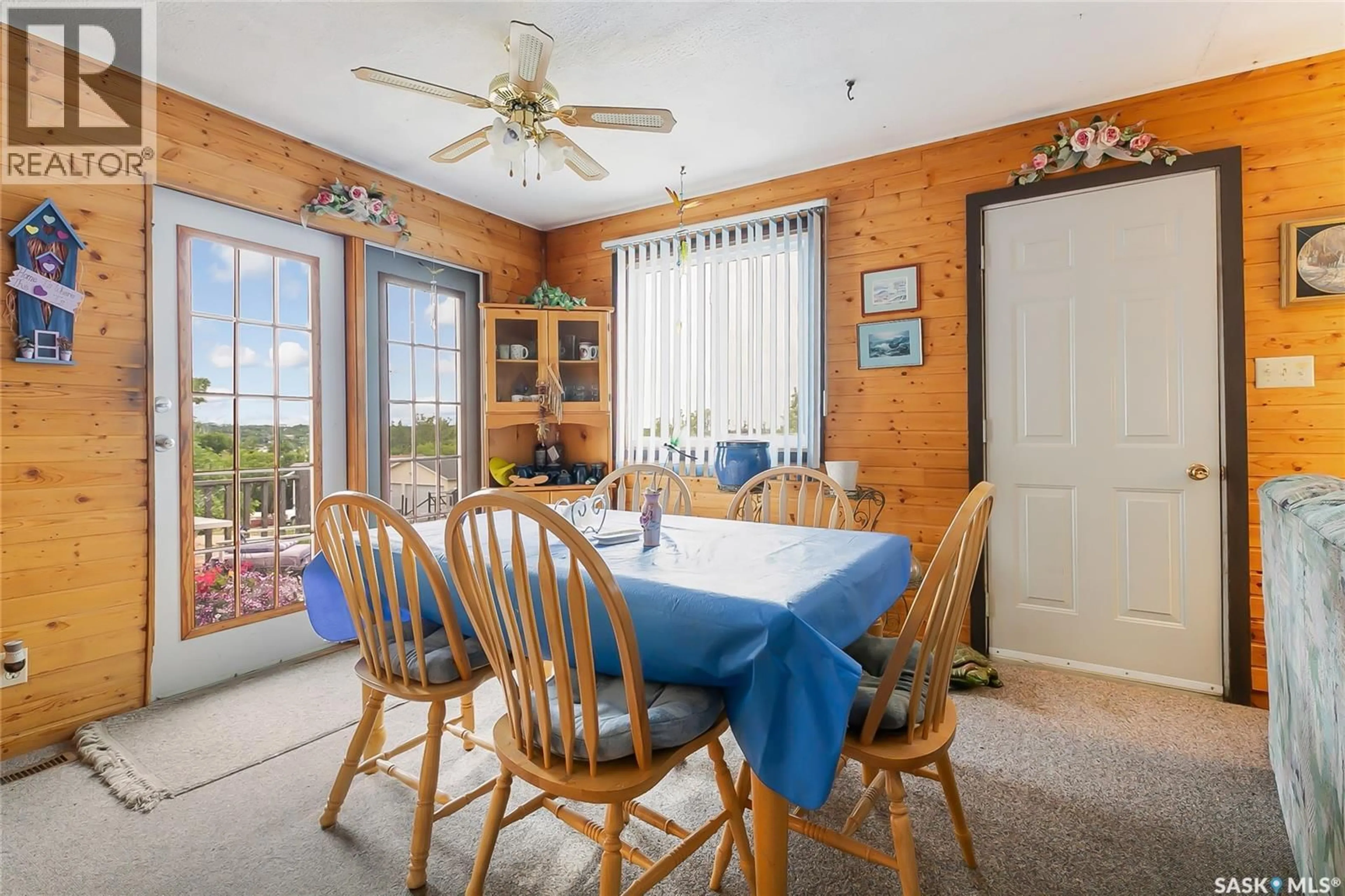 Dining room, wood/laminate floor for 625 AURORA STREET, Saskatchewan Beach Saskatchewan S0G4L0