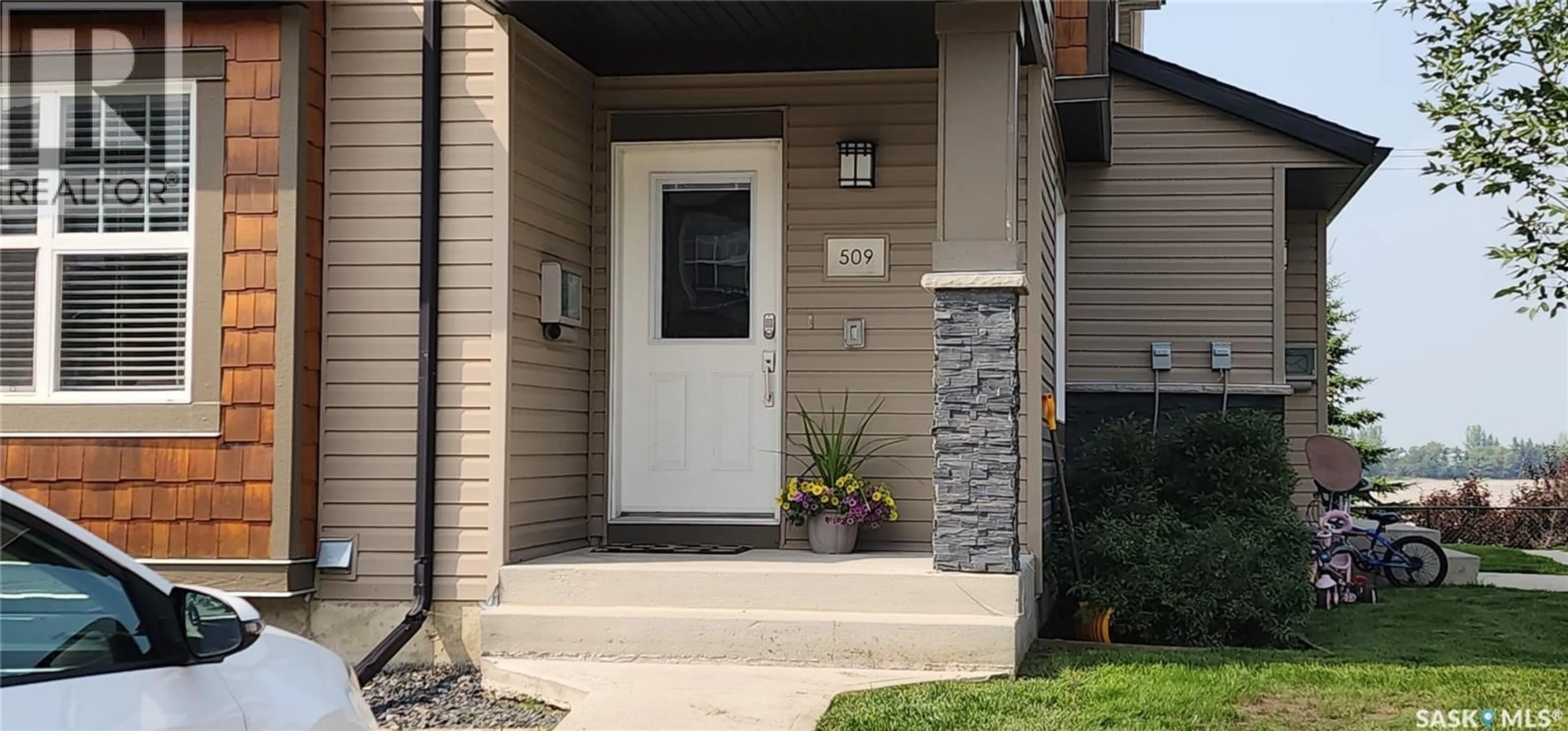 Indoor entryway for 1015 - 509 PATRICK CRESCENT, Saskatoon Saskatchewan S7W0M1