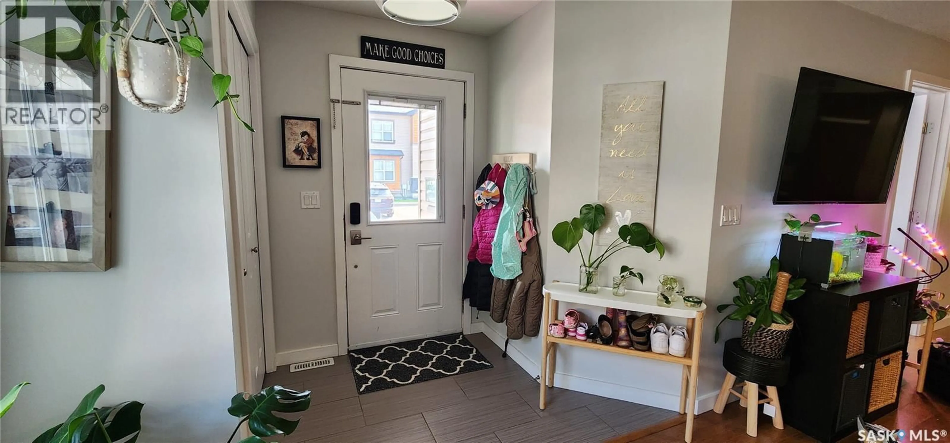Indoor entryway for 1015 - 509 PATRICK CRESCENT, Saskatoon Saskatchewan S7W0M1