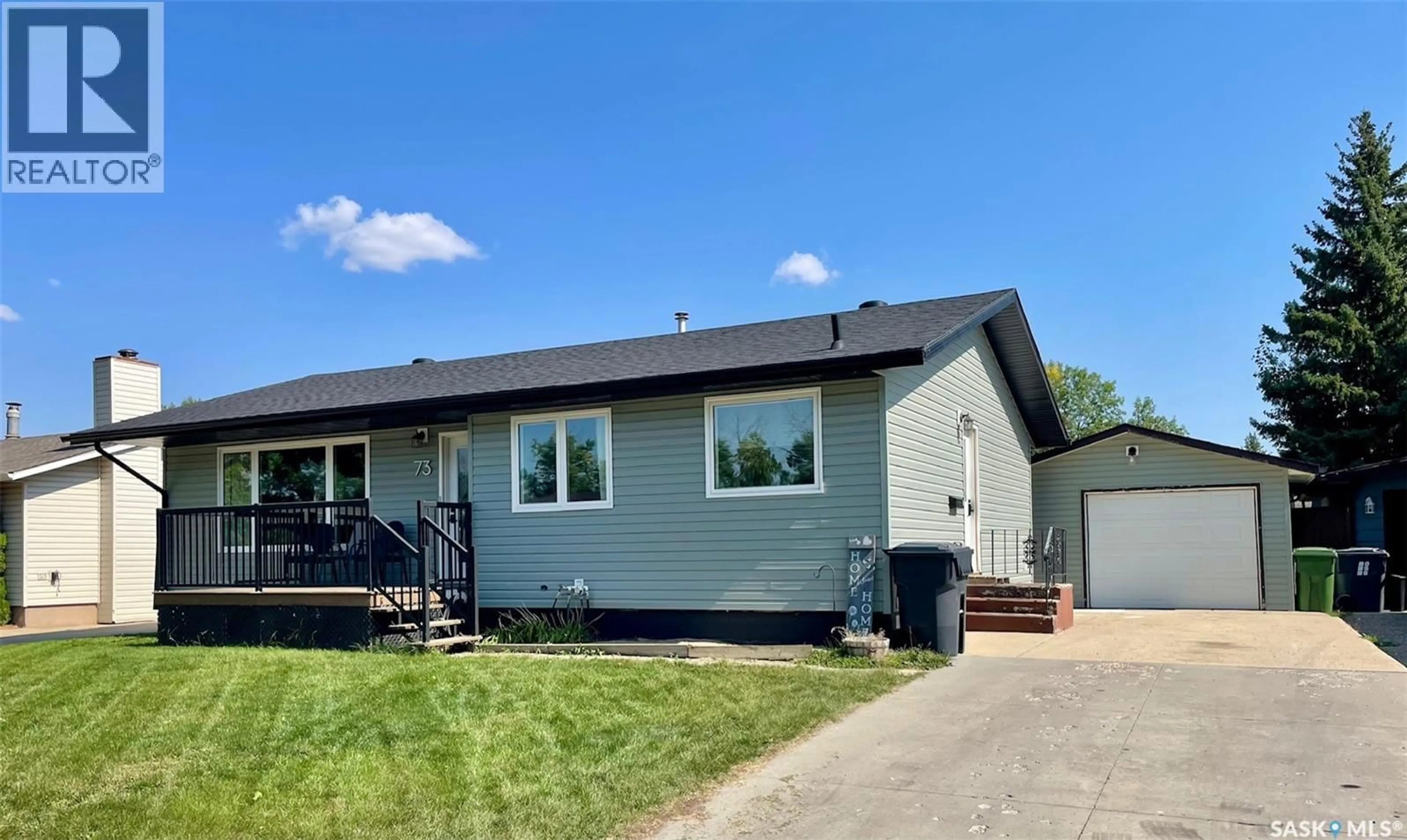 Home with vinyl exterior material, street for 73 CEDARWOOD CRESCENT, Yorkton Saskatchewan S3N2V1