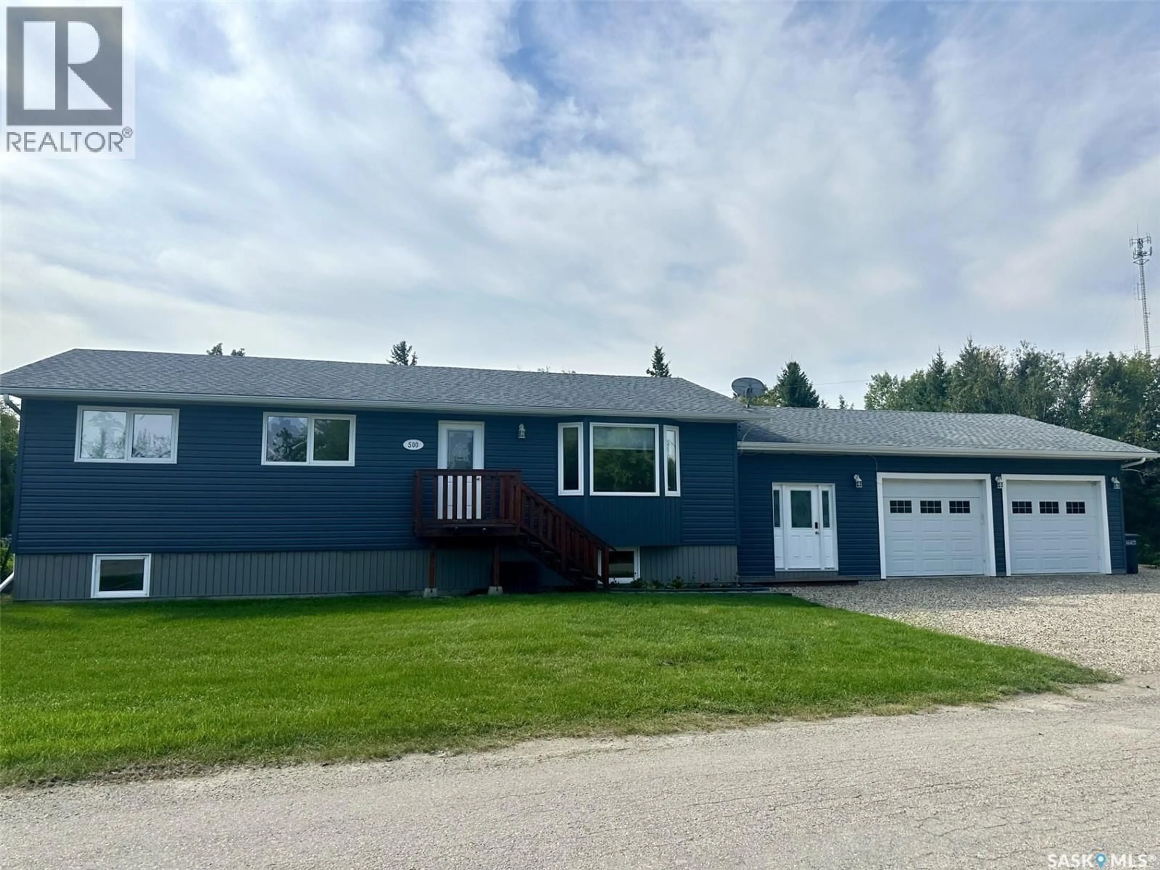 Home with vinyl exterior material, building for 500 5TH AVENUE, Leroy Saskatchewan S0K2P0