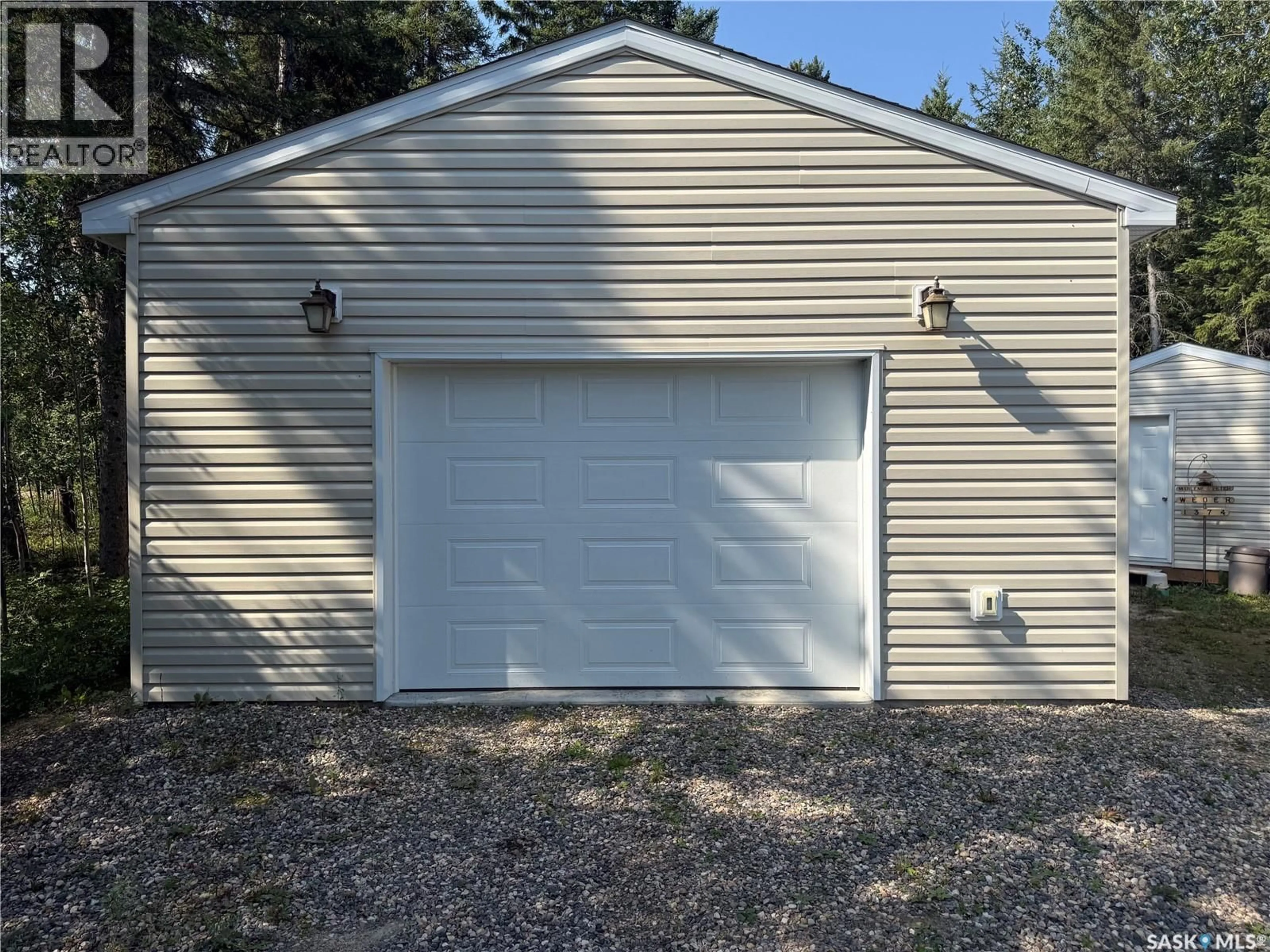 Indoor garage for 43 CRANBERRY CREEK CRESCENT, Candle Lake Saskatchewan S0J3E0