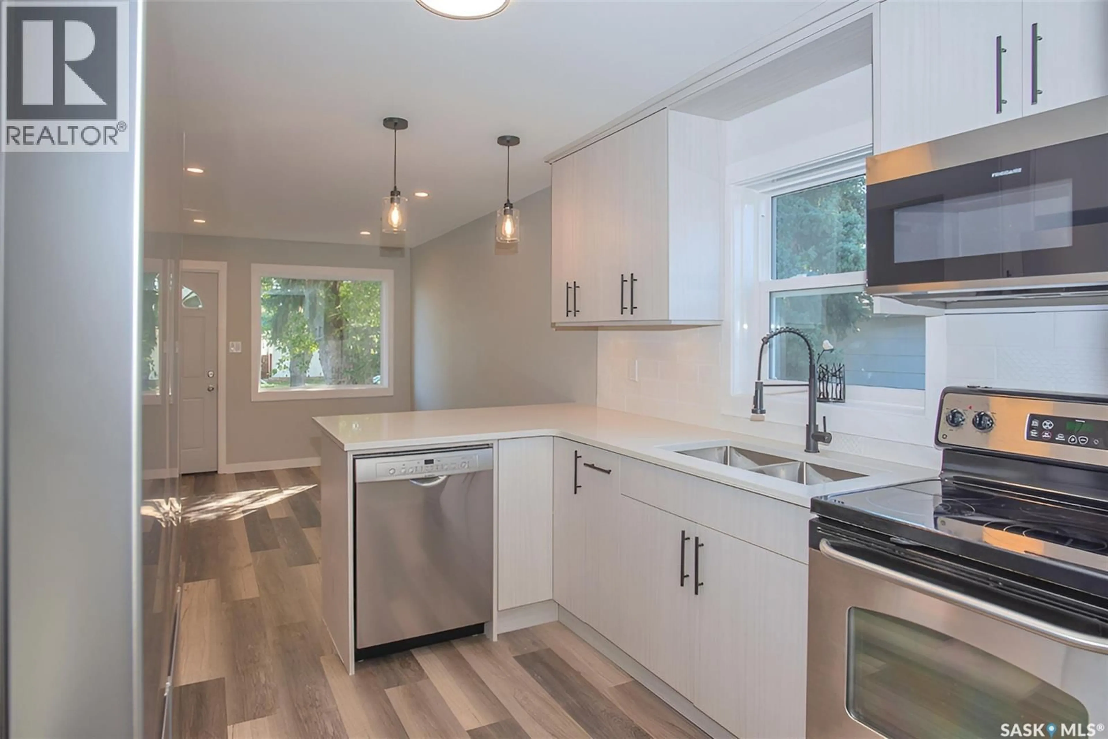 Open concept kitchen, unknown for 212 ANGUS STREET, Regina Saskatchewan S4R3K4