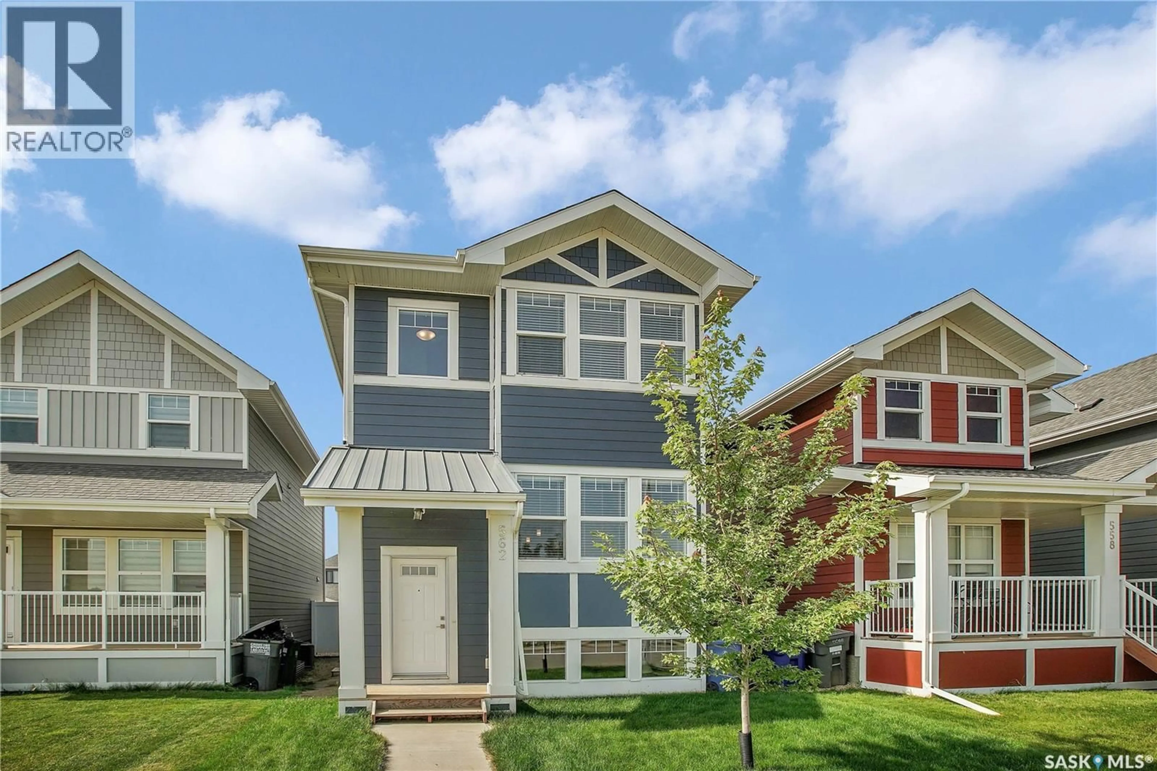 Home with vinyl exterior material, street for 562 STILLING WAY, Saskatoon Saskatchewan S7V0W5