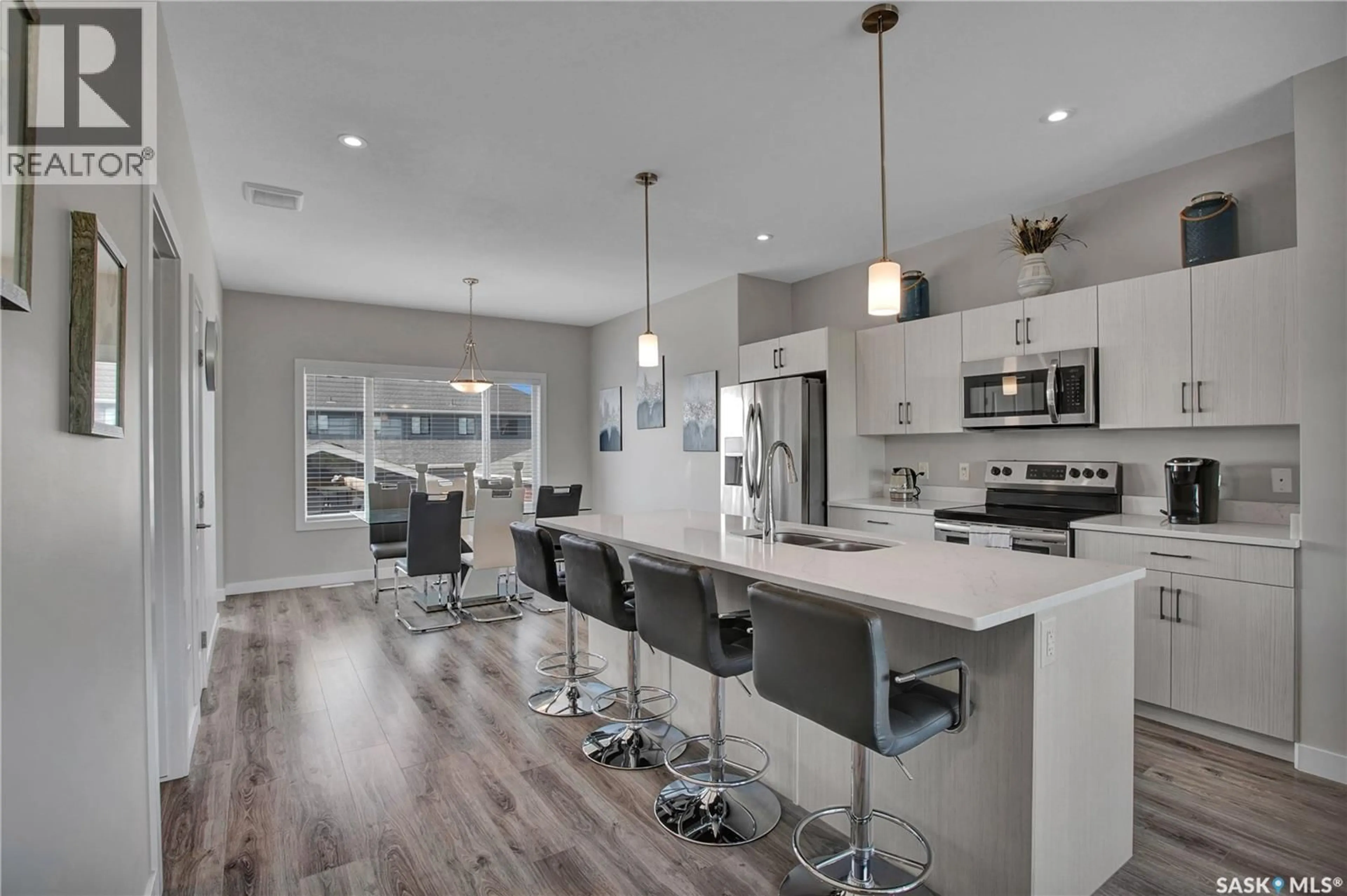 Open concept kitchen, unknown for 562 STILLING WAY, Saskatoon Saskatchewan S7V0W5