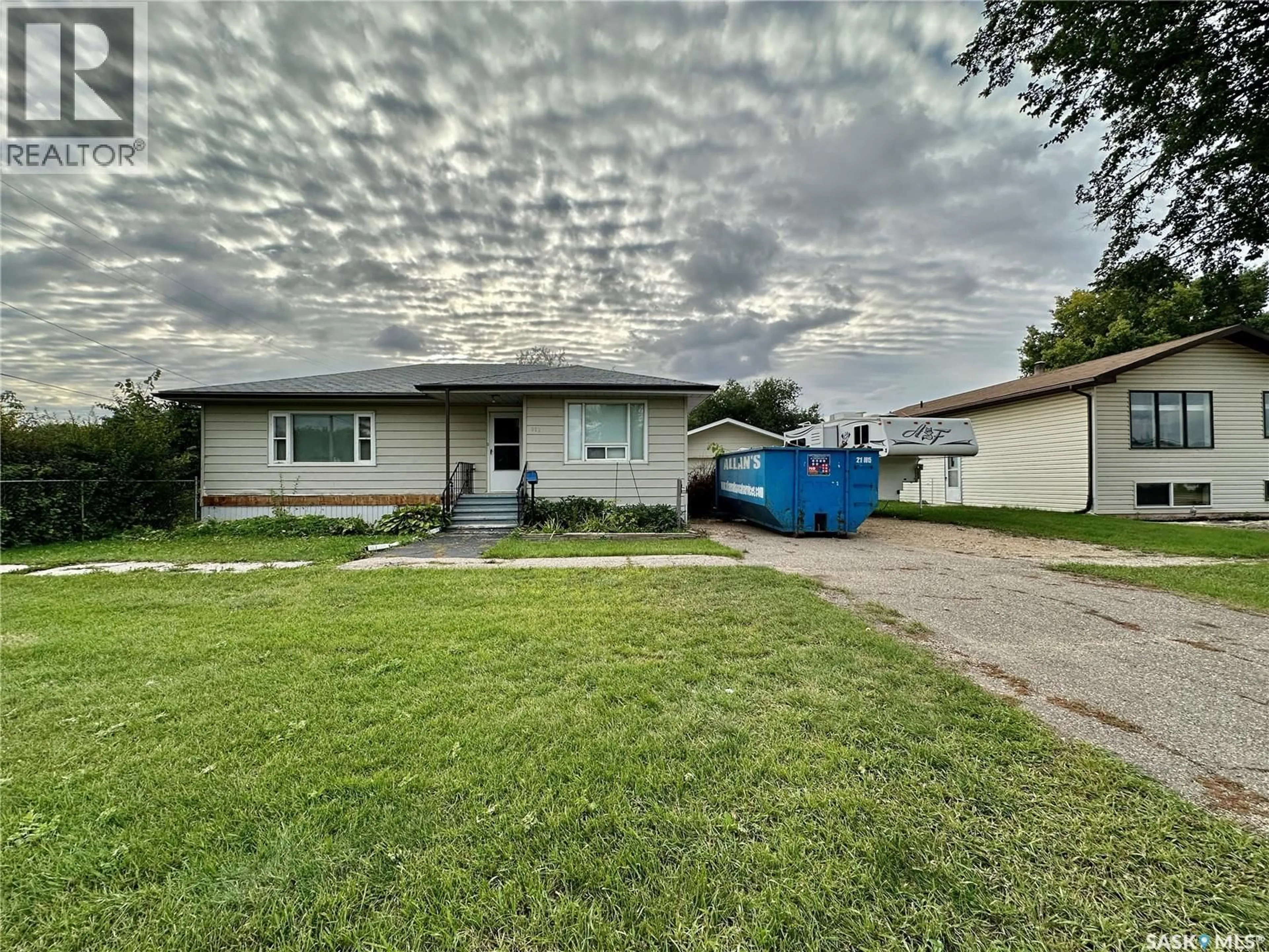 A pic from outside/outdoor area/front of a property/back of a property/a pic from drone, street for 302 4TH AVENUE, Aberdeen Saskatchewan S0K0A0