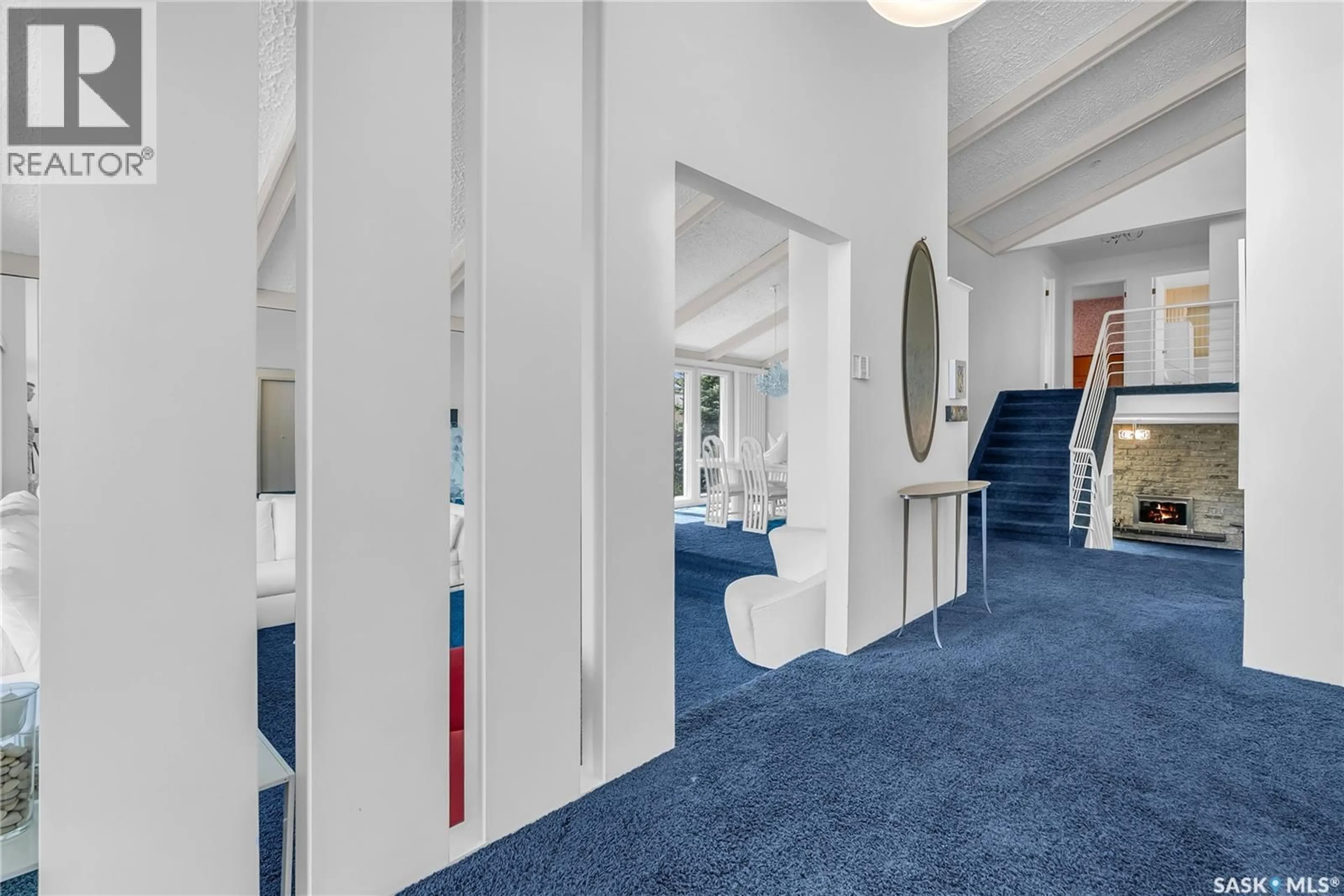 Indoor foyer for 14 MALTA PLACE, Saskatoon Saskatchewan S7L3Z6