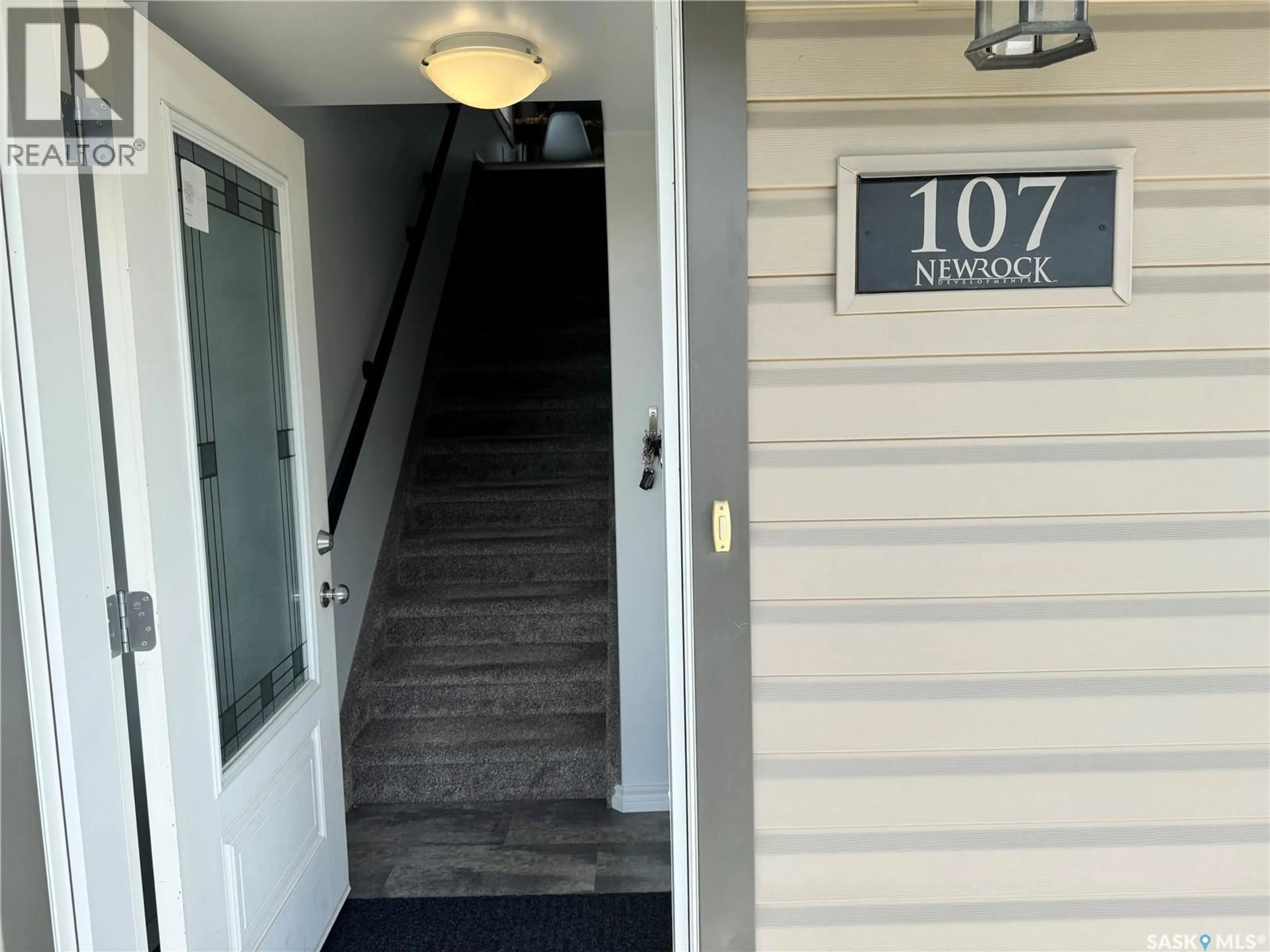 Indoor entryway for 107 - 210 RAJPUT WAY, Saskatoon Saskatchewan S7W0V7