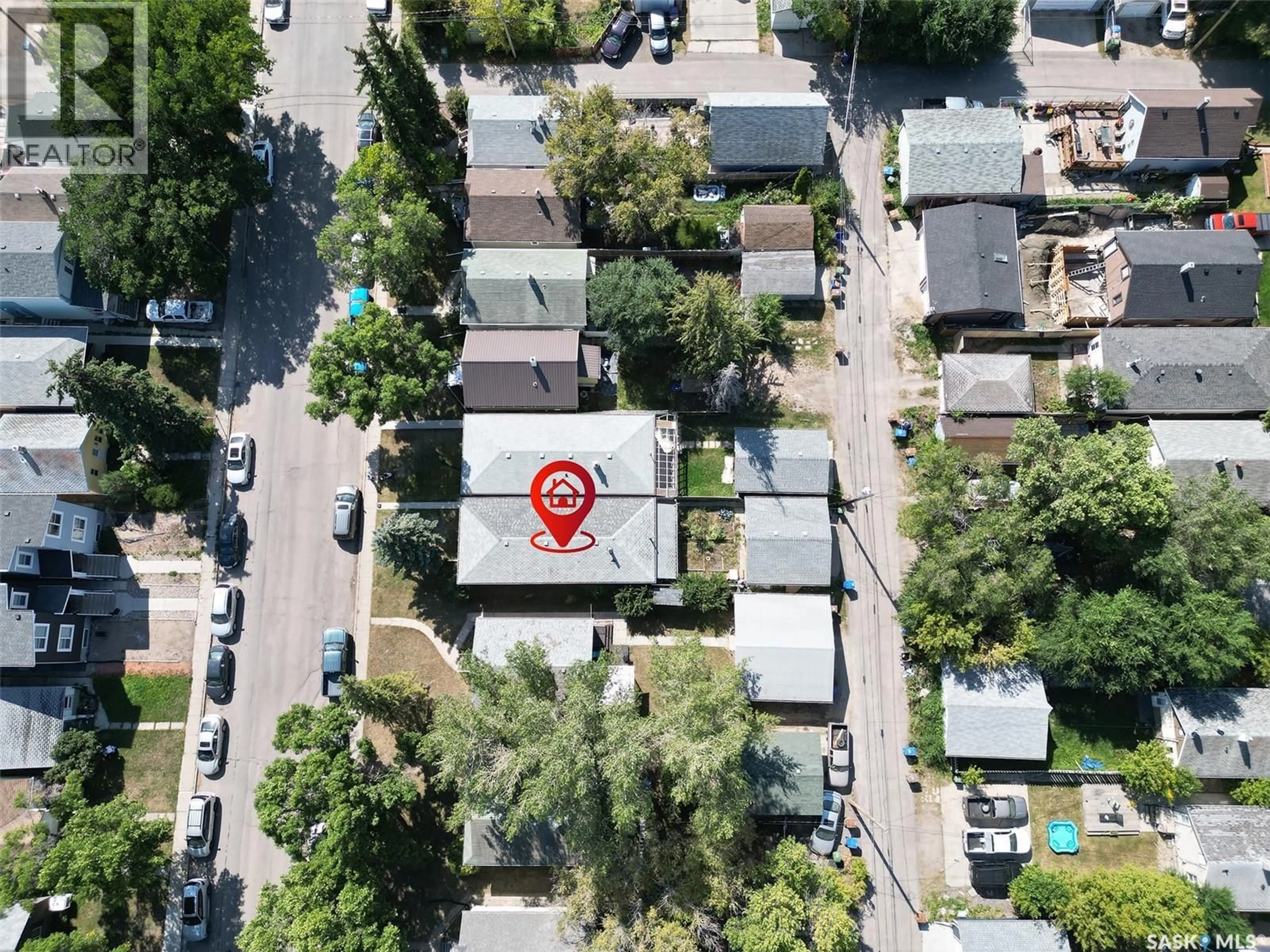 A pic from outside/outdoor area/front of a property/back of a property/a pic from drone, street for 2332 MCDONALD STREET, Regina Saskatchewan S4N2Z1
