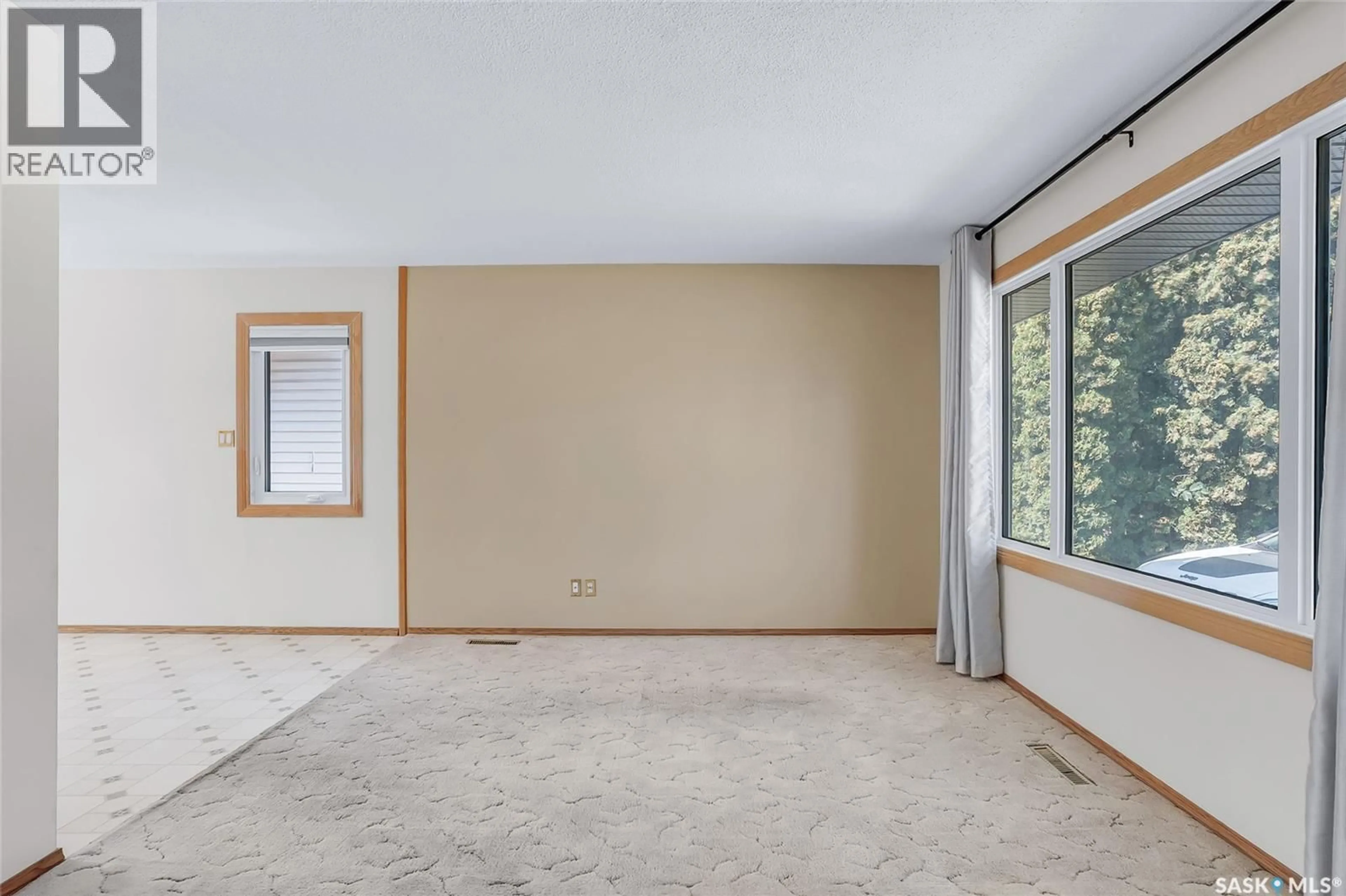 A pic of a room for 2707 33RD STREET, Saskatoon Saskatchewan S7J4K7
