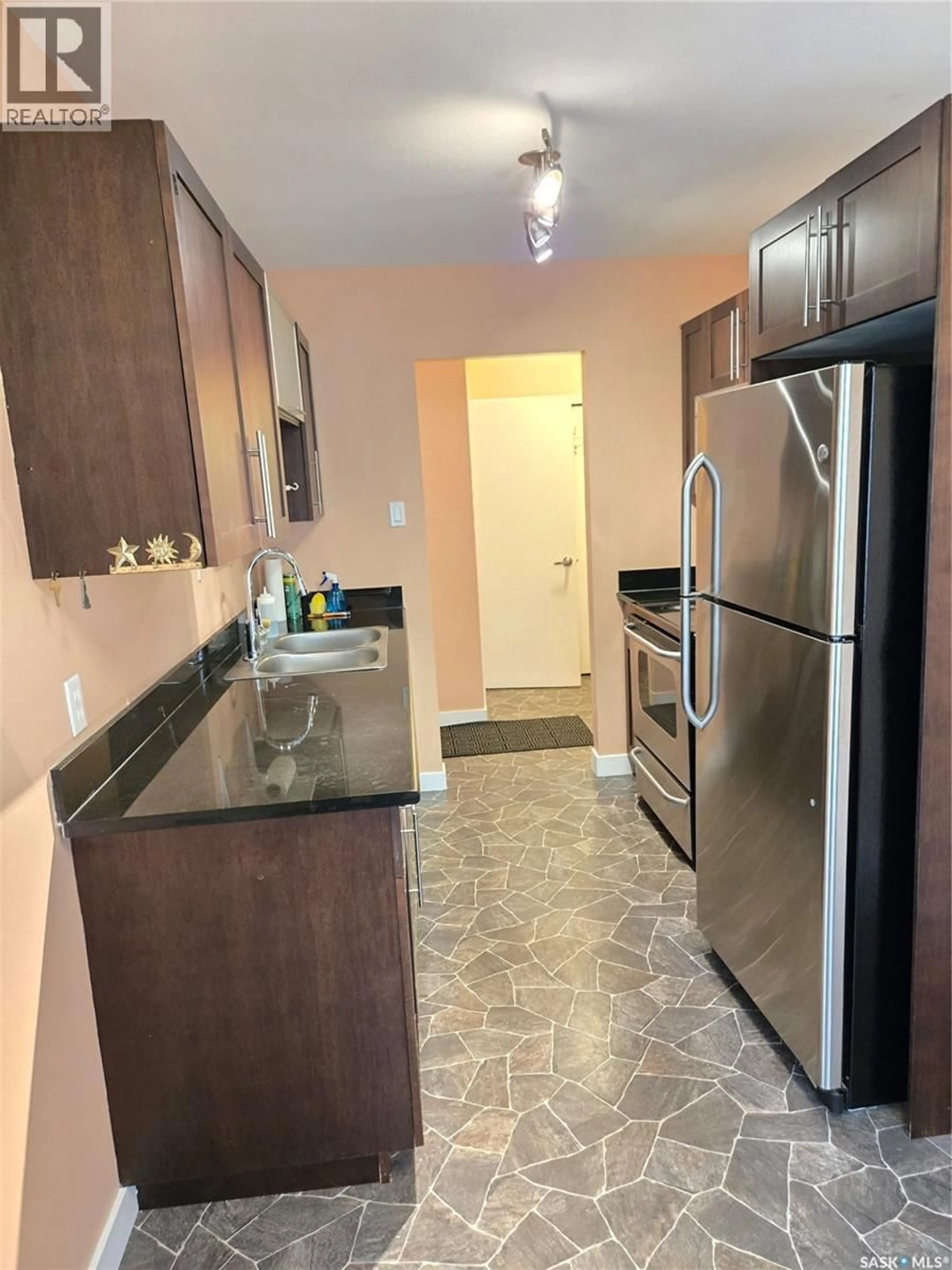 Standard kitchen, unknown for 6 - 2301 7TH STREET, Saskatoon Saskatchewan S7H1A2