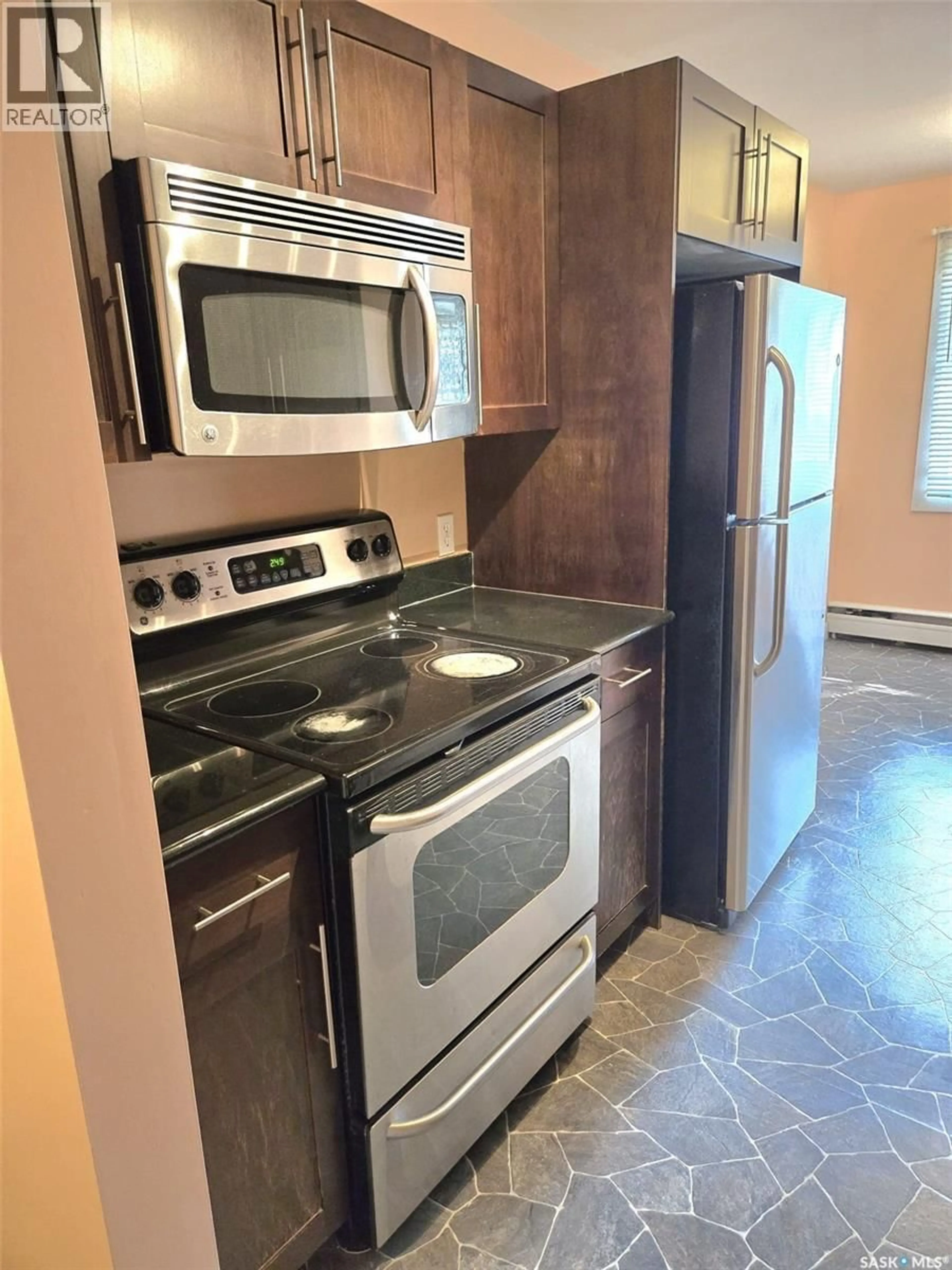 Standard kitchen, unknown for 6 - 2301 7TH STREET, Saskatoon Saskatchewan S7H1A2