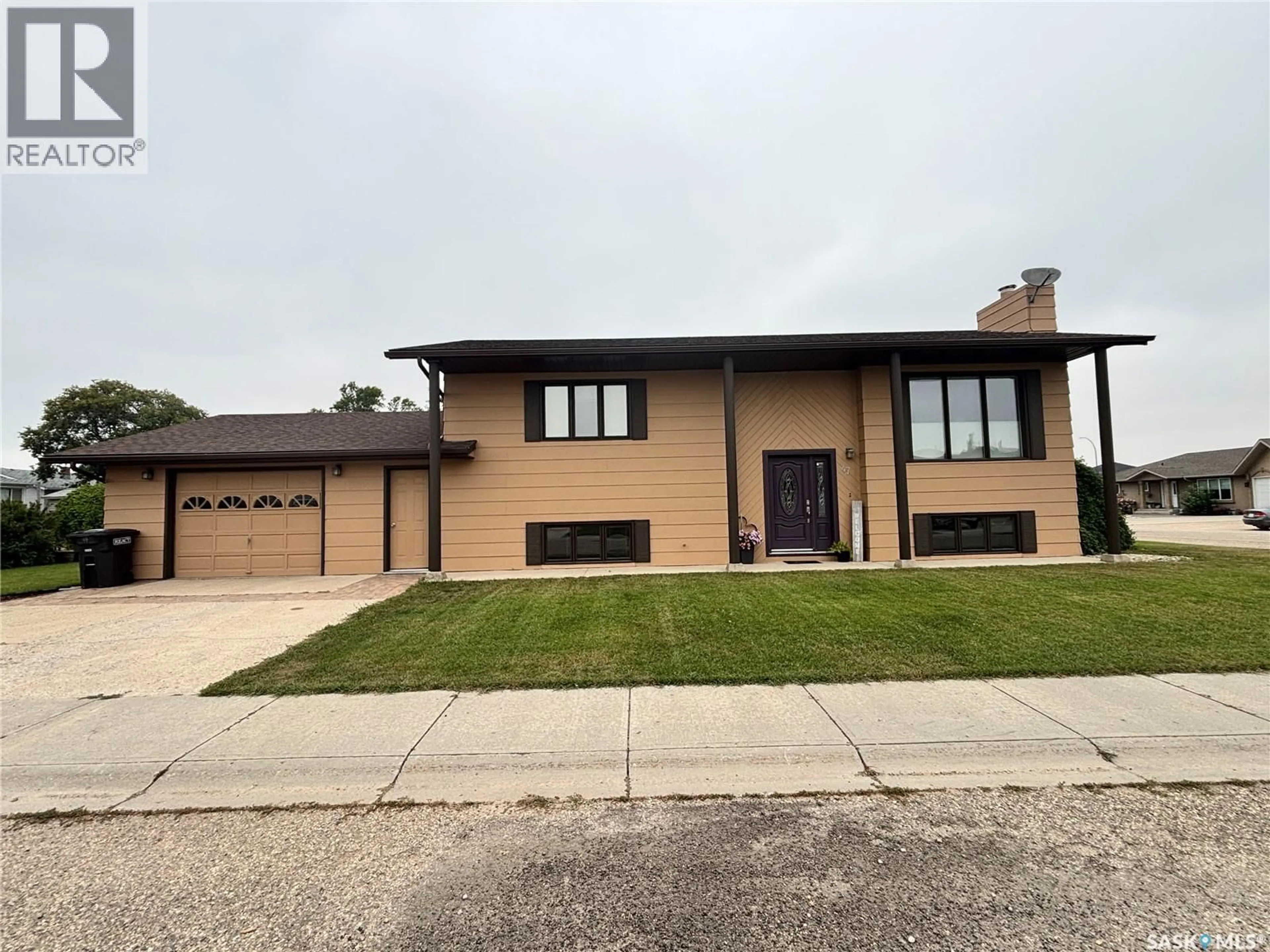 Home with brick exterior material, street for 47 HOWARD CRESCENT, Lanigan Saskatchewan S0K2M0