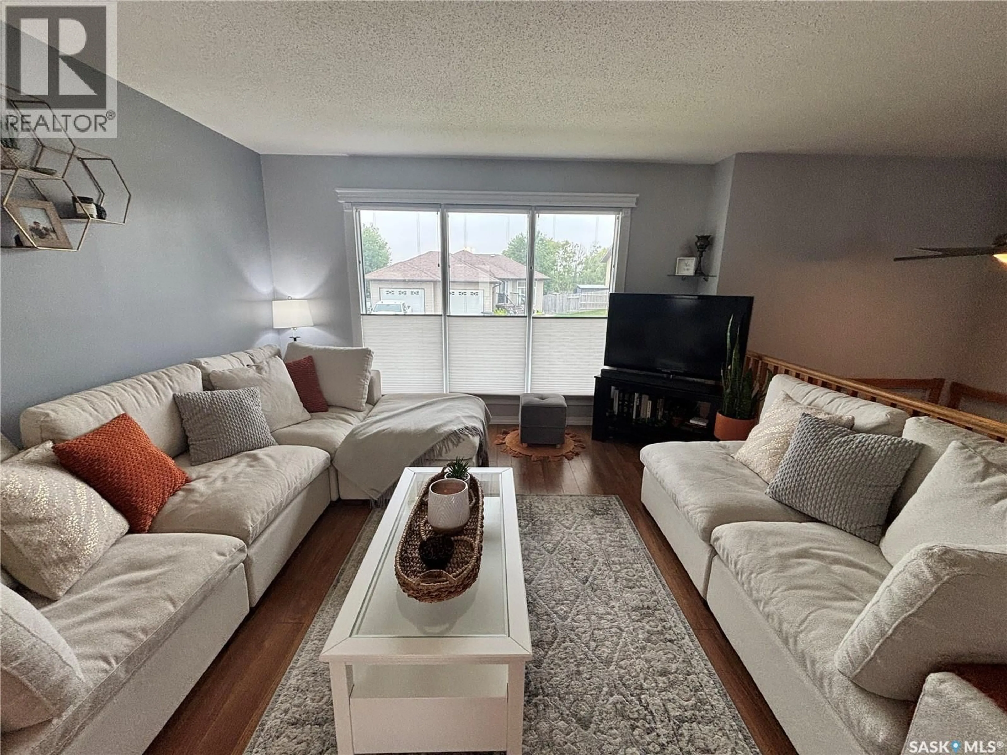 Living room with furniture, unknown for 47 HOWARD CRESCENT, Lanigan Saskatchewan S0K2M0