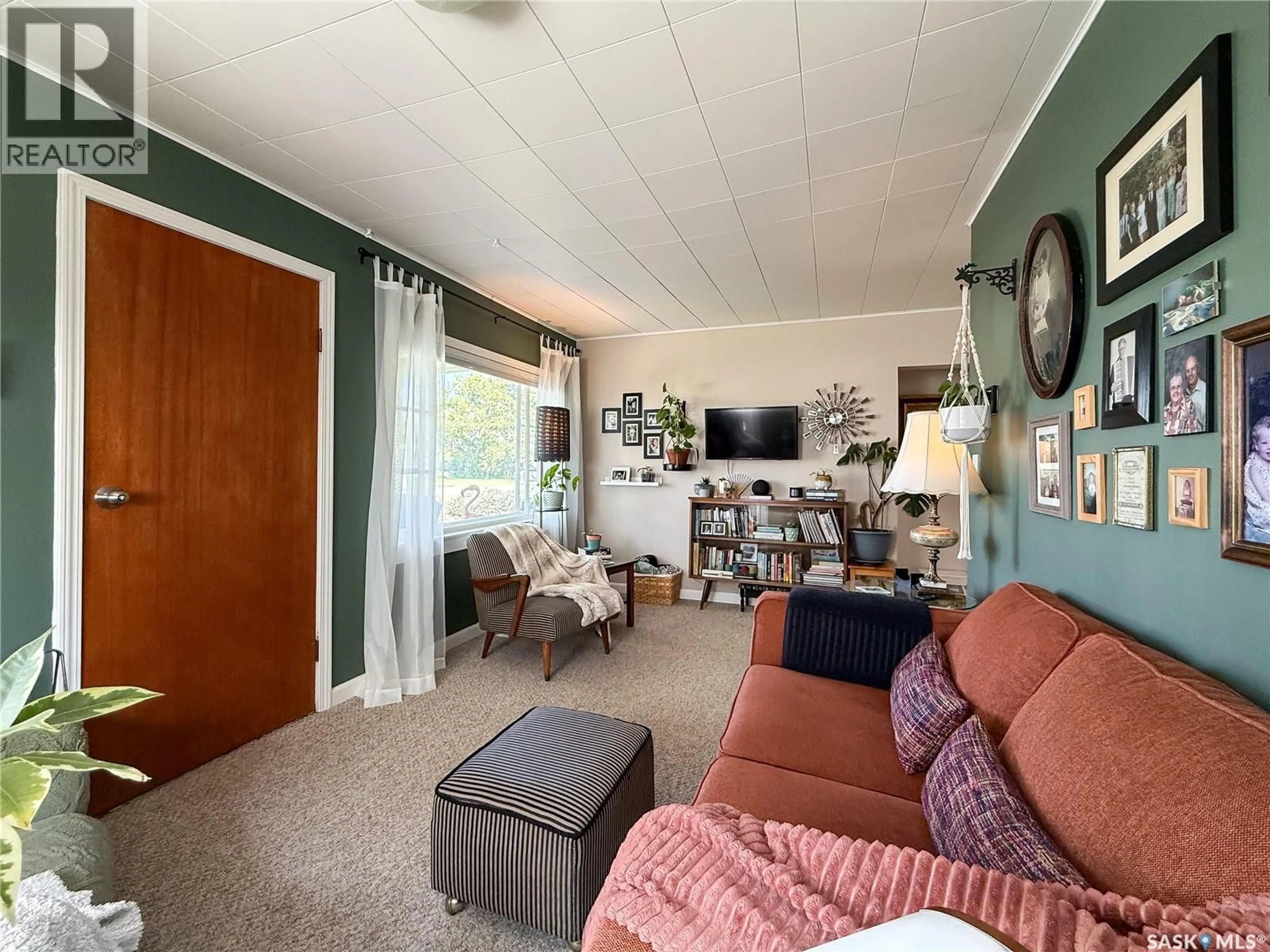 Living room with furniture, unknown for 114 1ST STREET, Frontier Saskatchewan S0N0W0