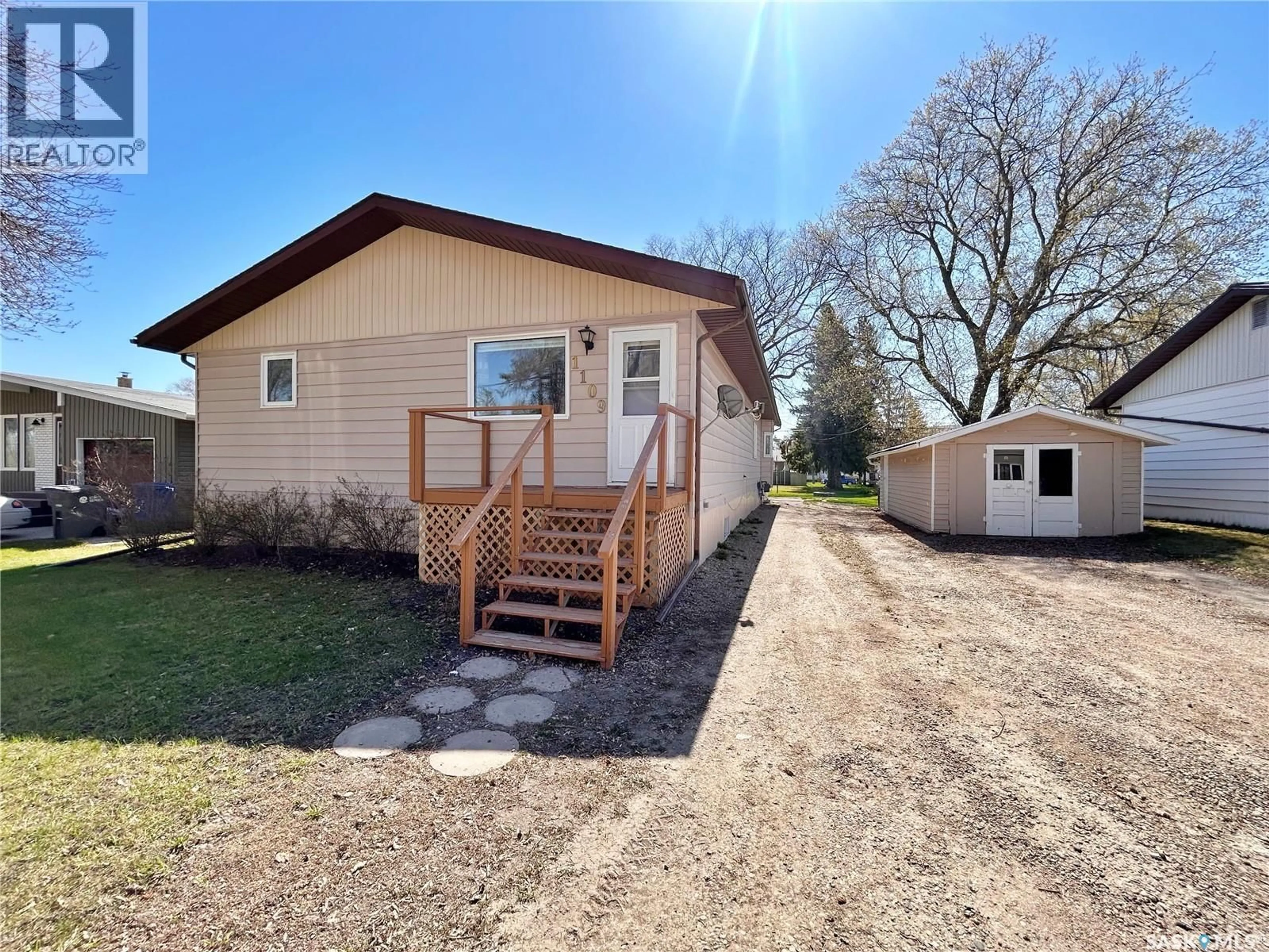 Unknown for 1109 MAIN STREET, Moosomin Saskatchewan S0G3N0