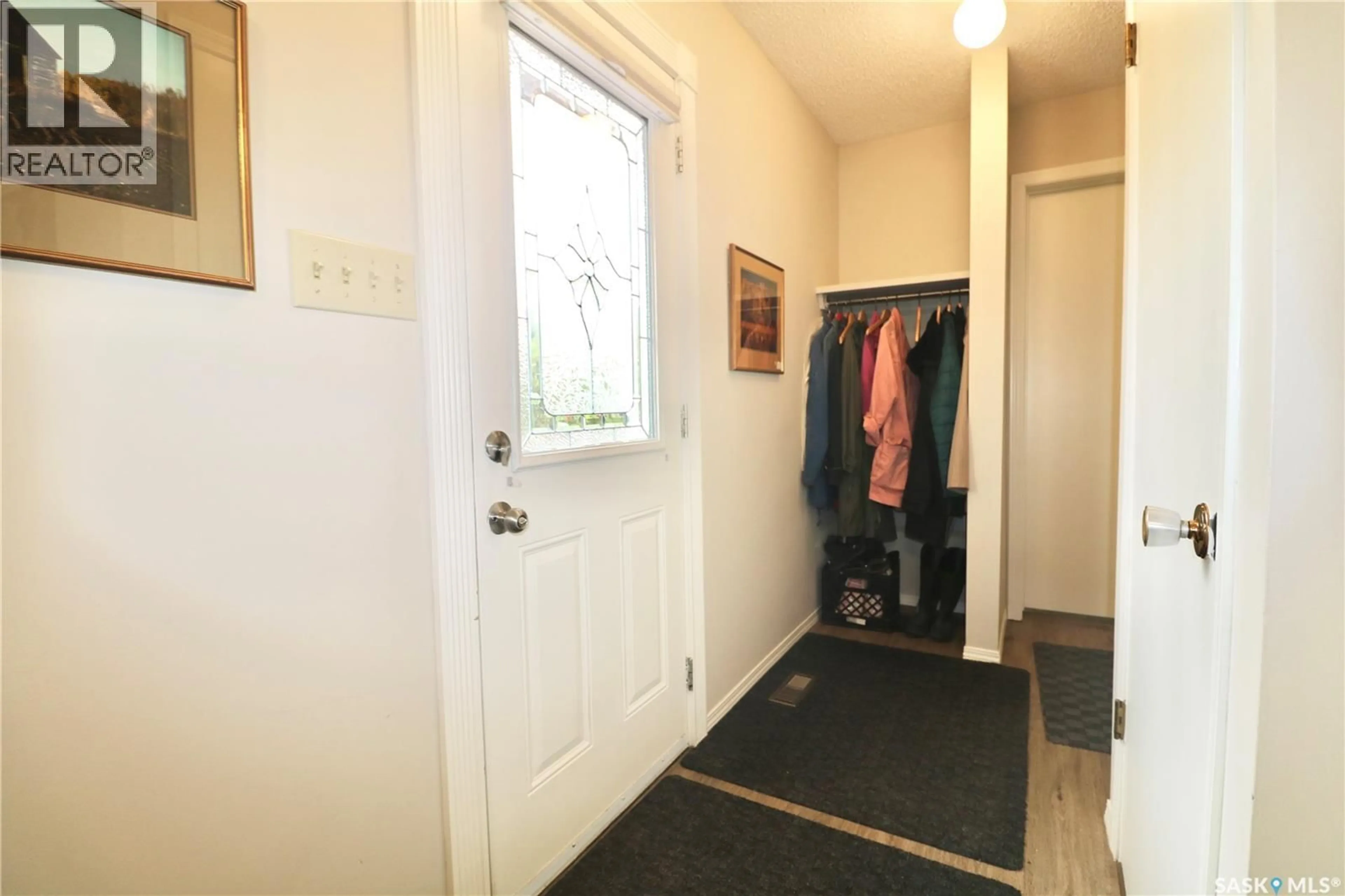 Indoor entryway for 218 1ST STREET, Lang Saskatchewan S0G2W0