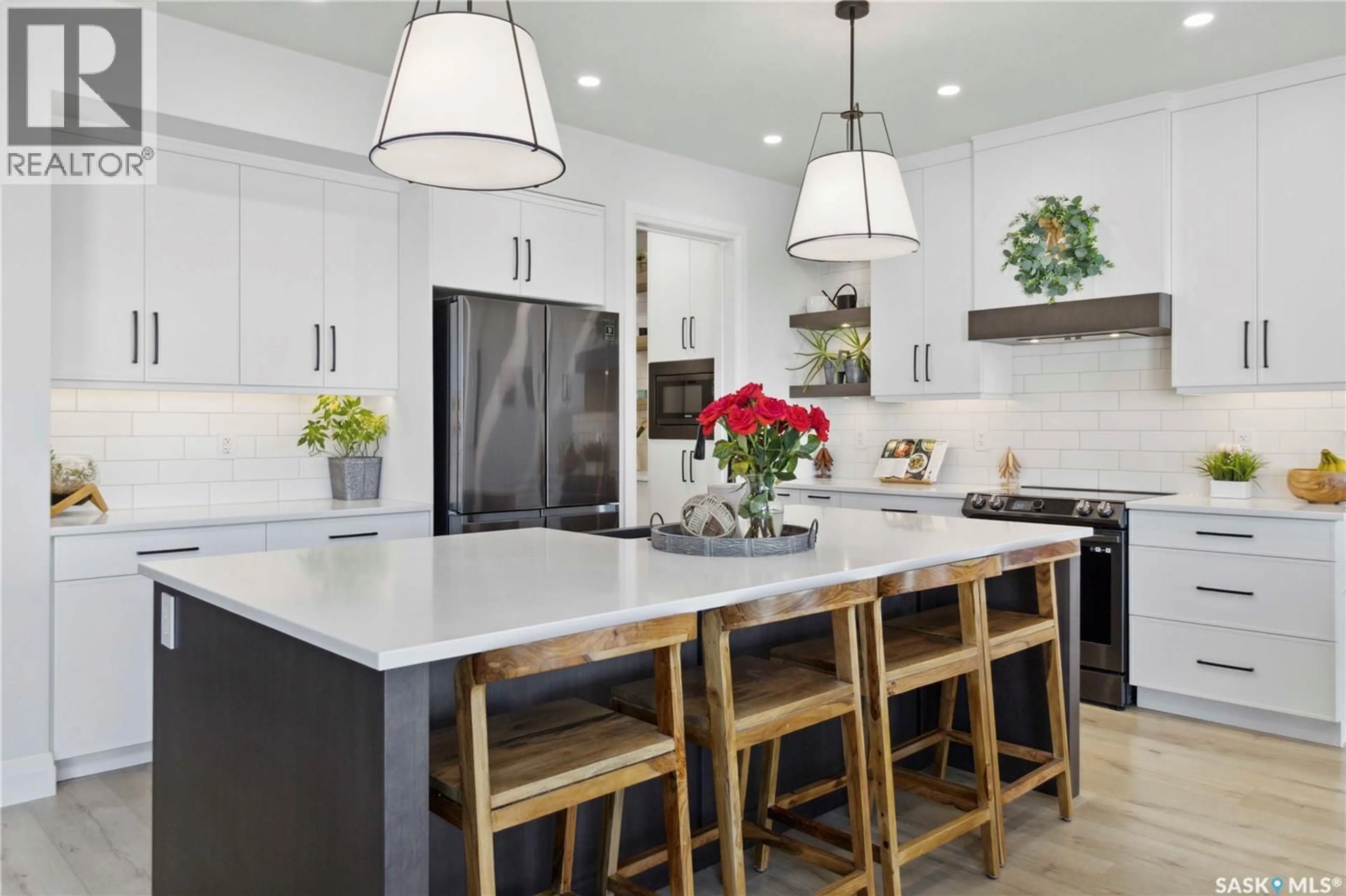 Contemporary kitchen, ceramic/tile floor for 416 WOOLF BEND, Saskatoon Saskatchewan S7W1E5