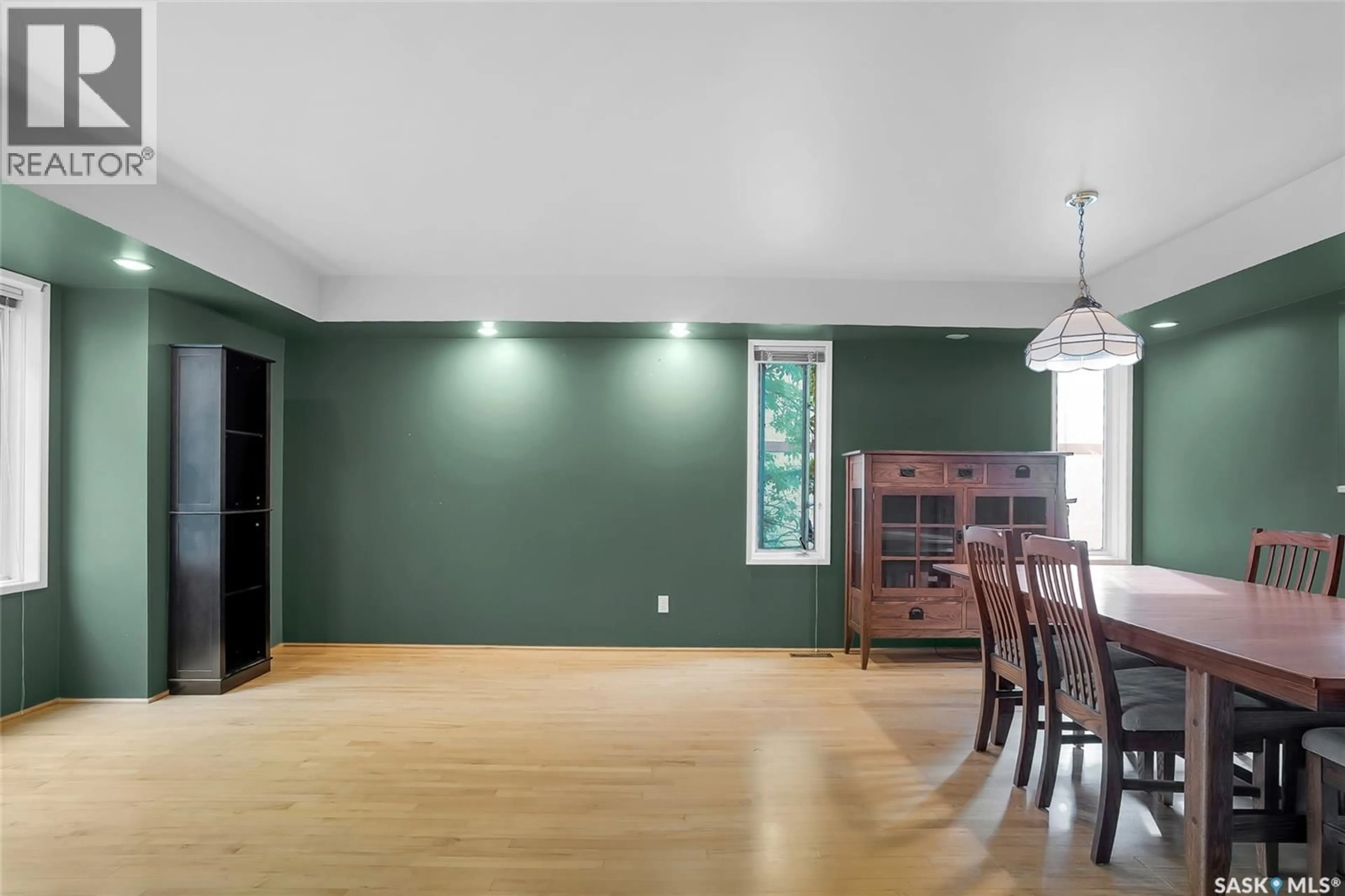 Dining room, wood/laminate floor for 1134 OSLER STREET, Saskatoon Saskatchewan S7N0T7