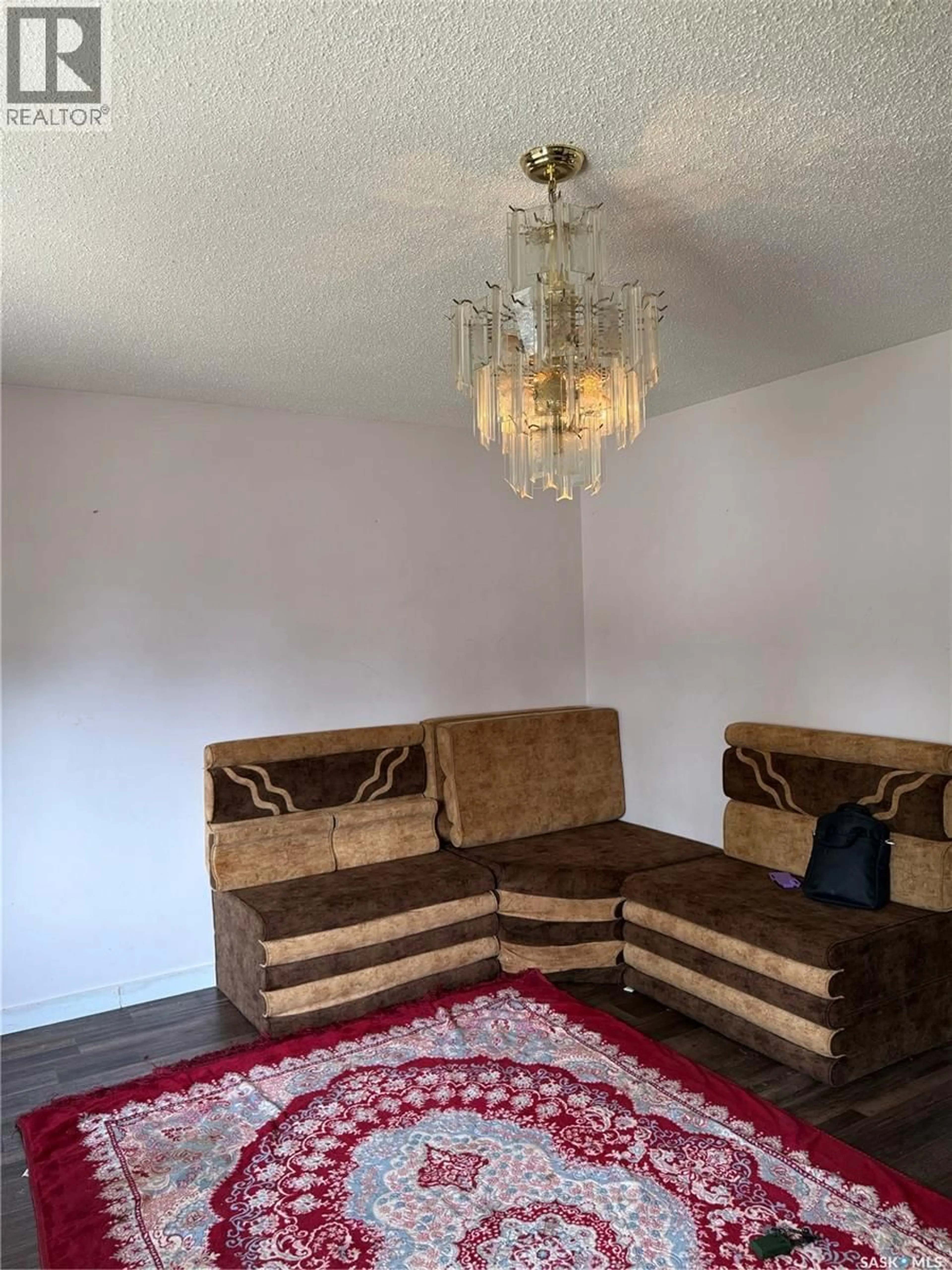 Living room with furniture, unknown for 2045 MONTREAL STREET, Regina Saskatchewan S4P1L5