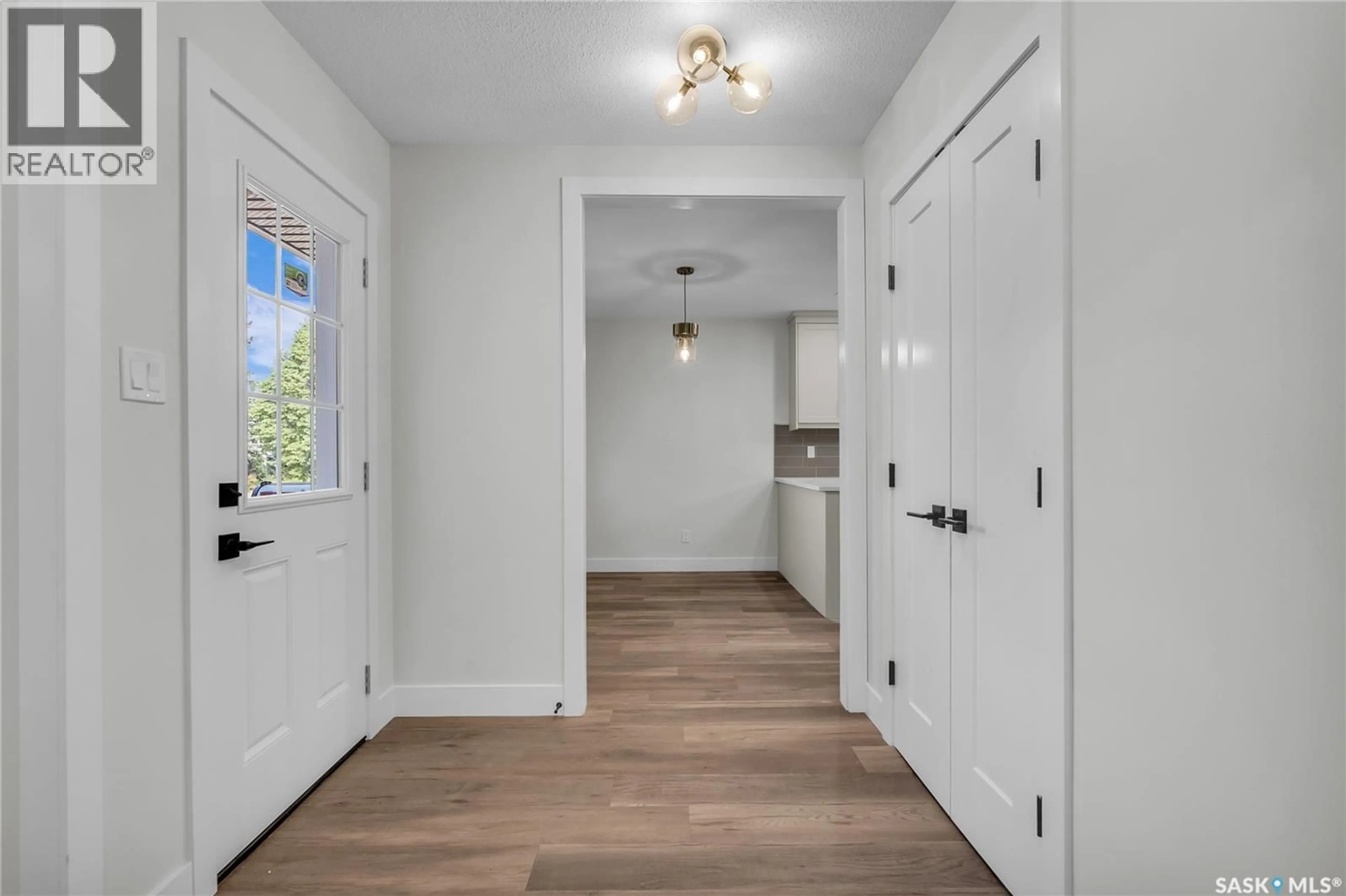 Indoor entryway for 108 RUPERT DRIVE, Saskatoon Saskatchewan S7K1B3
