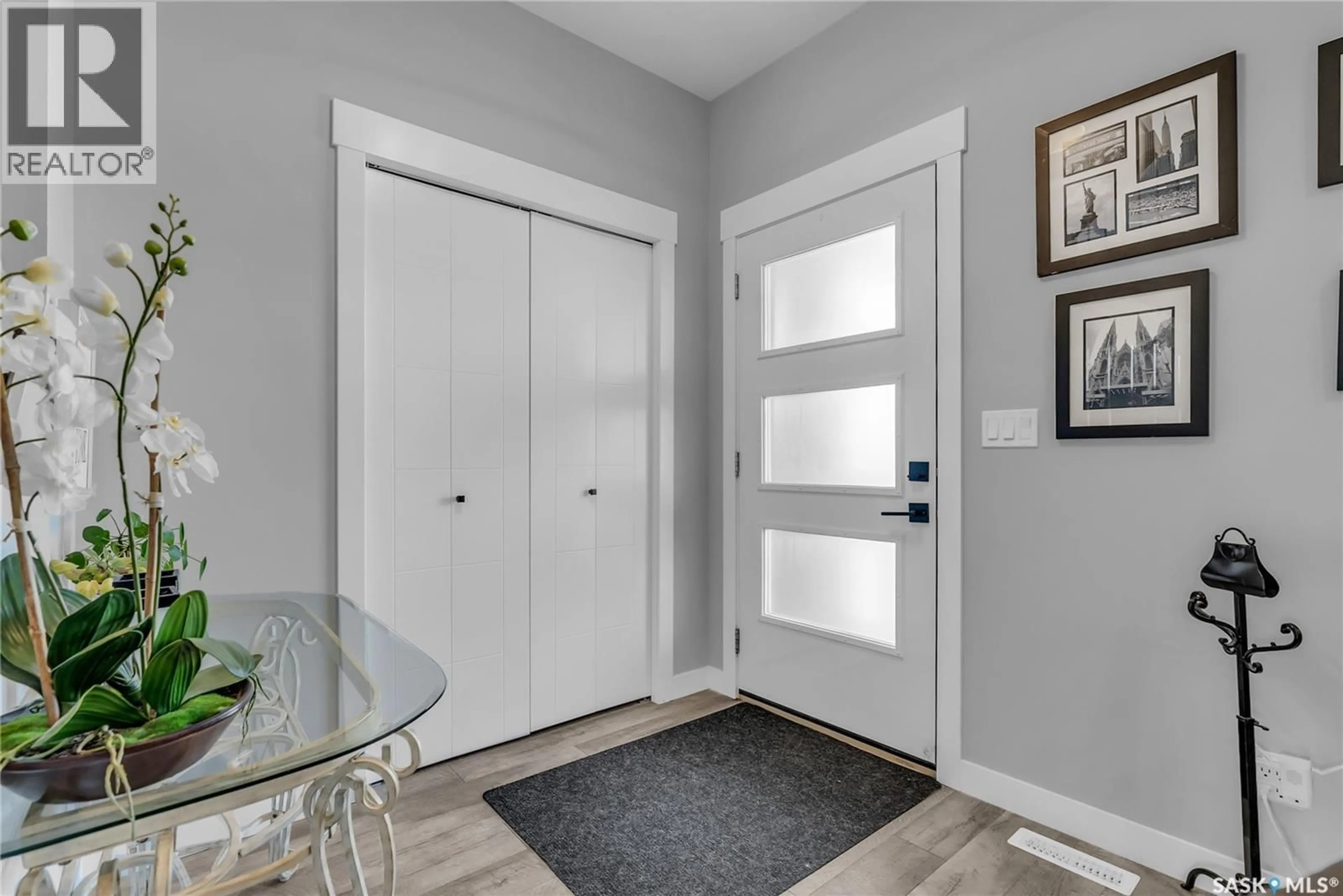 Indoor entryway for 407 KLOPPENBURG STREET, Saskatoon Saskatchewan S7W0N7