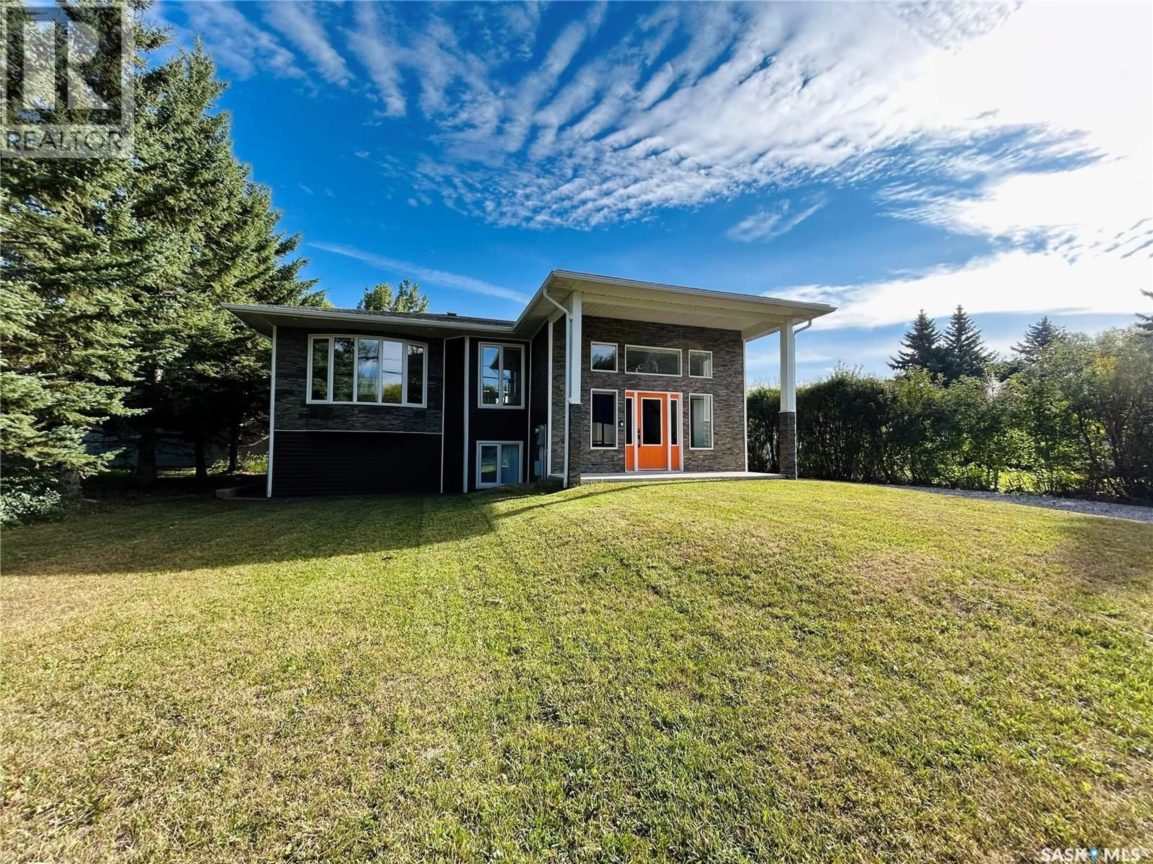 A pic from outside/outdoor area/front of a property/back of a property/a pic from drone, building for 1506 BROADWAY AVENUE, Moosomin Saskatchewan S0G3N0
