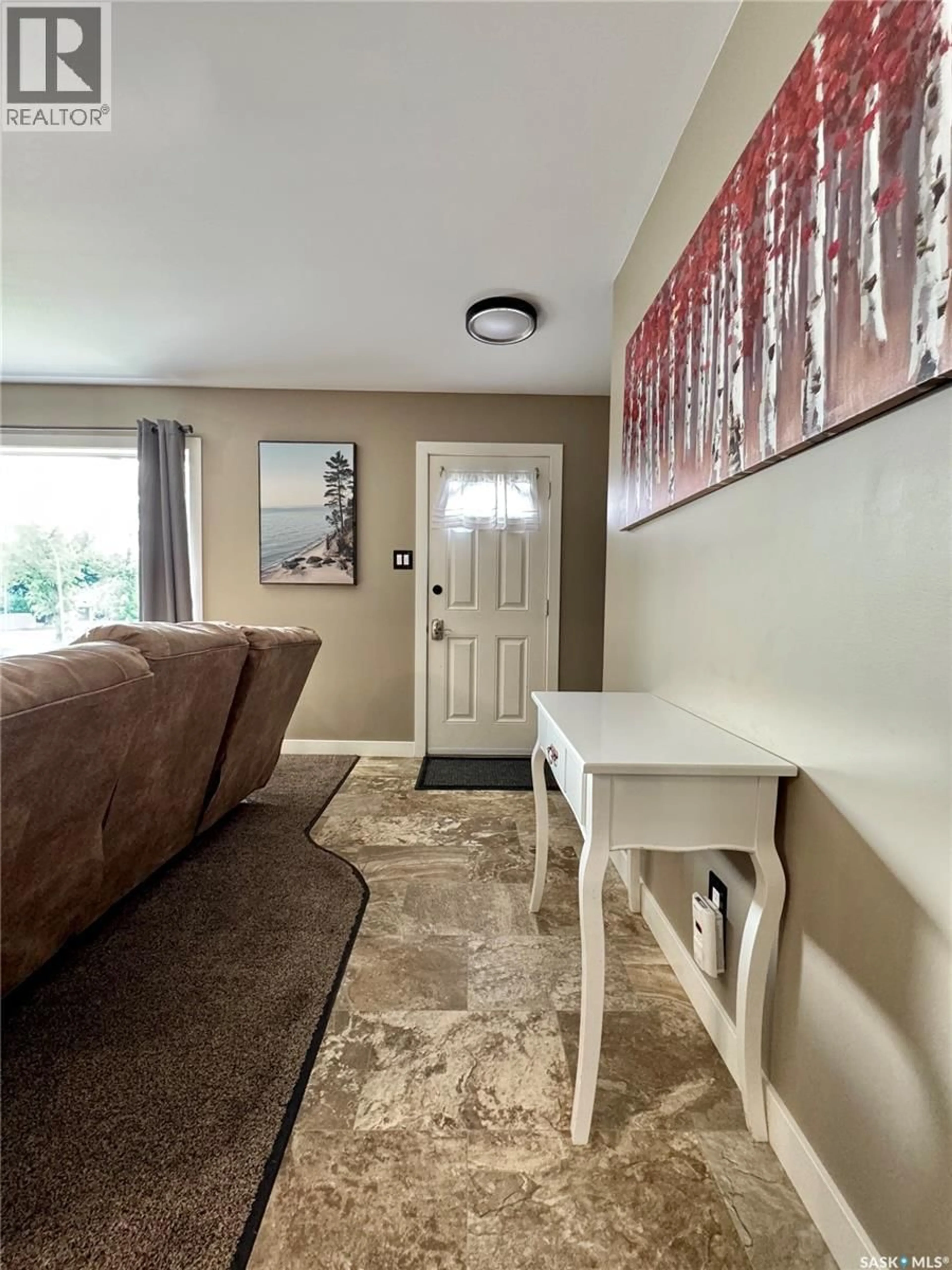 Indoor entryway for 503 EAST DRIVE, Esterhazy Saskatchewan S0A0X0