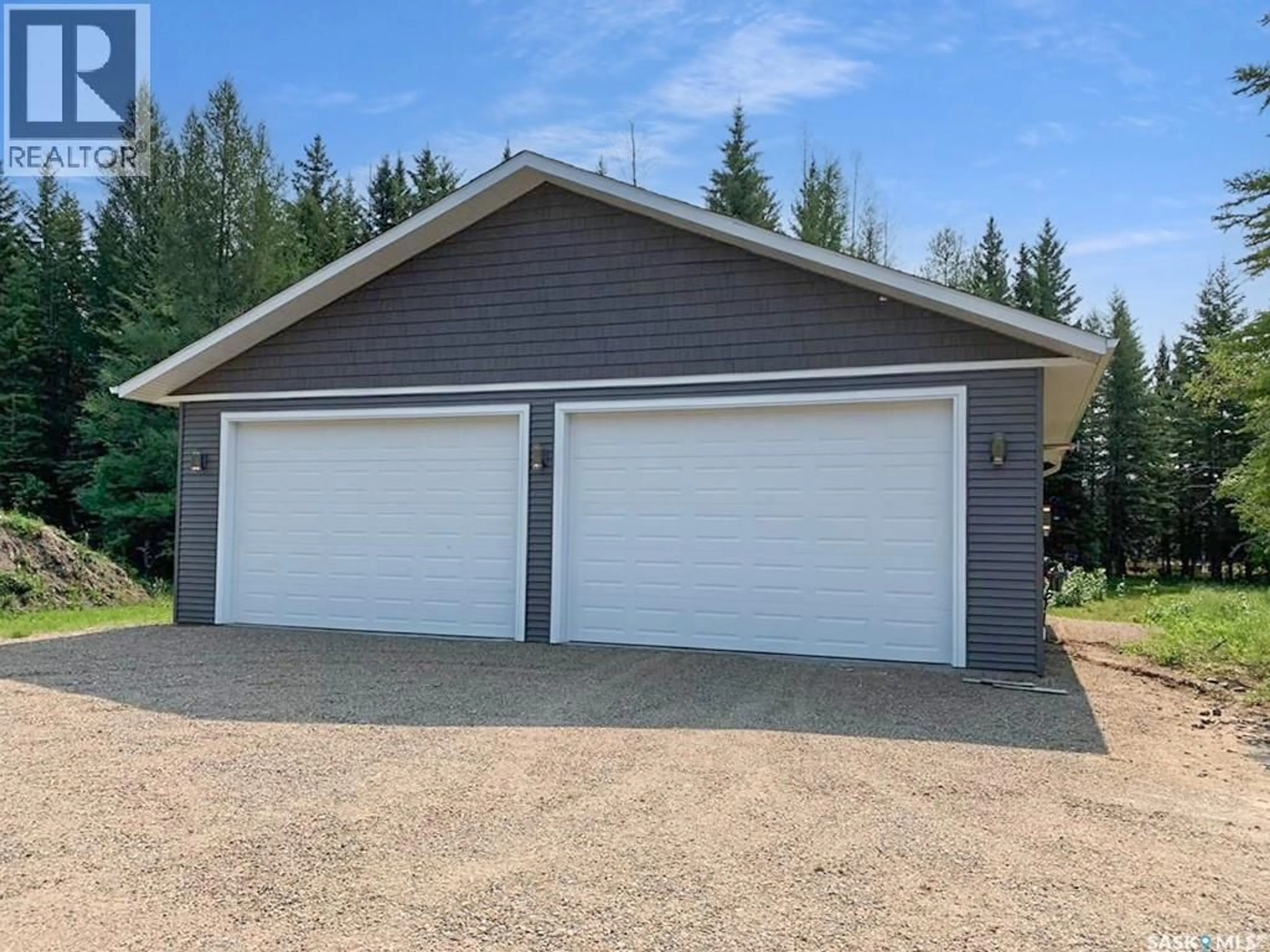 Indoor garage for 18 CRANBERRY CREEK CRESCENT, Candle Lake Saskatchewan S0J3E0