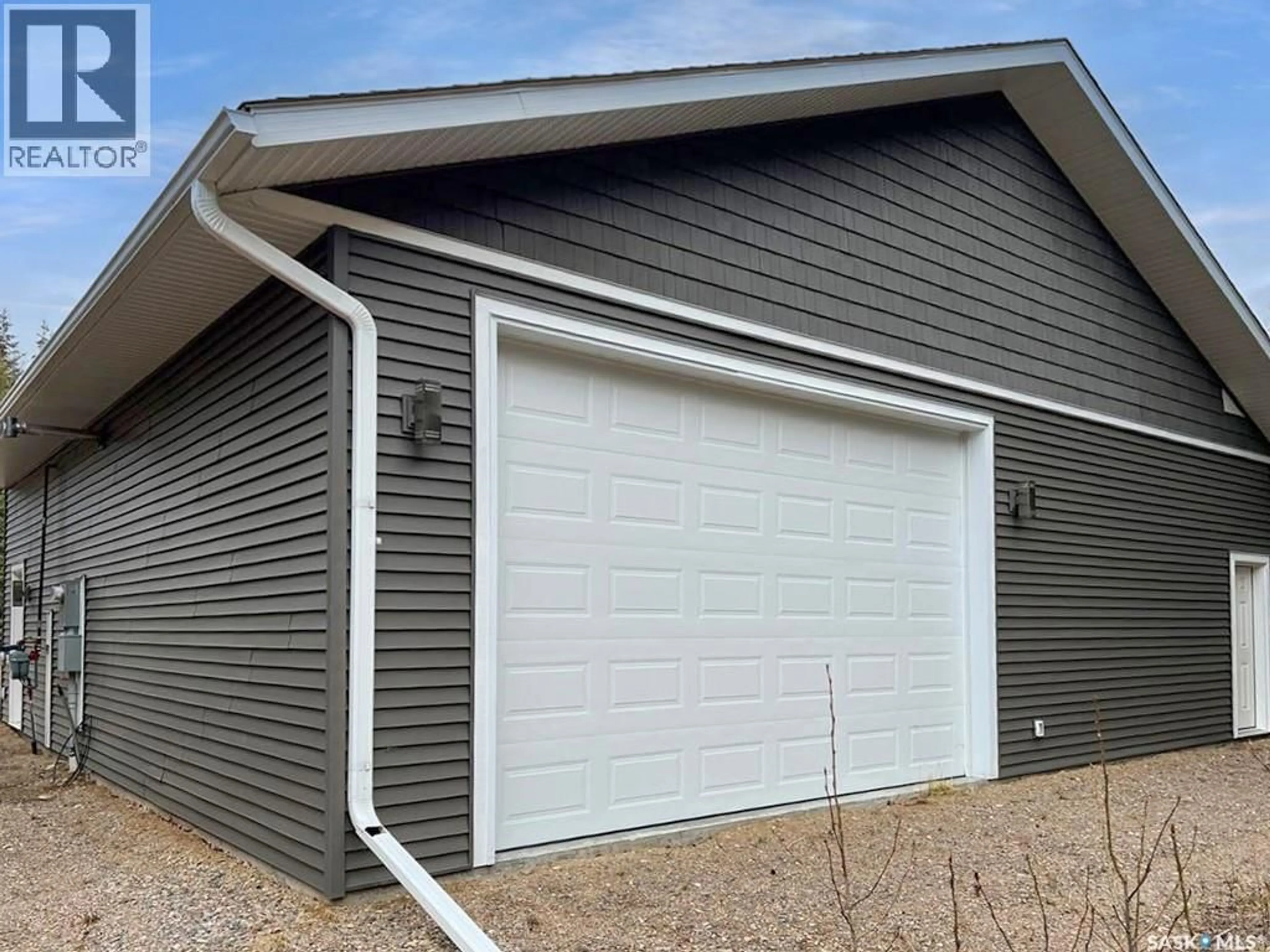 Indoor garage for 18 CRANBERRY CREEK CRESCENT, Candle Lake Saskatchewan S0J3E0