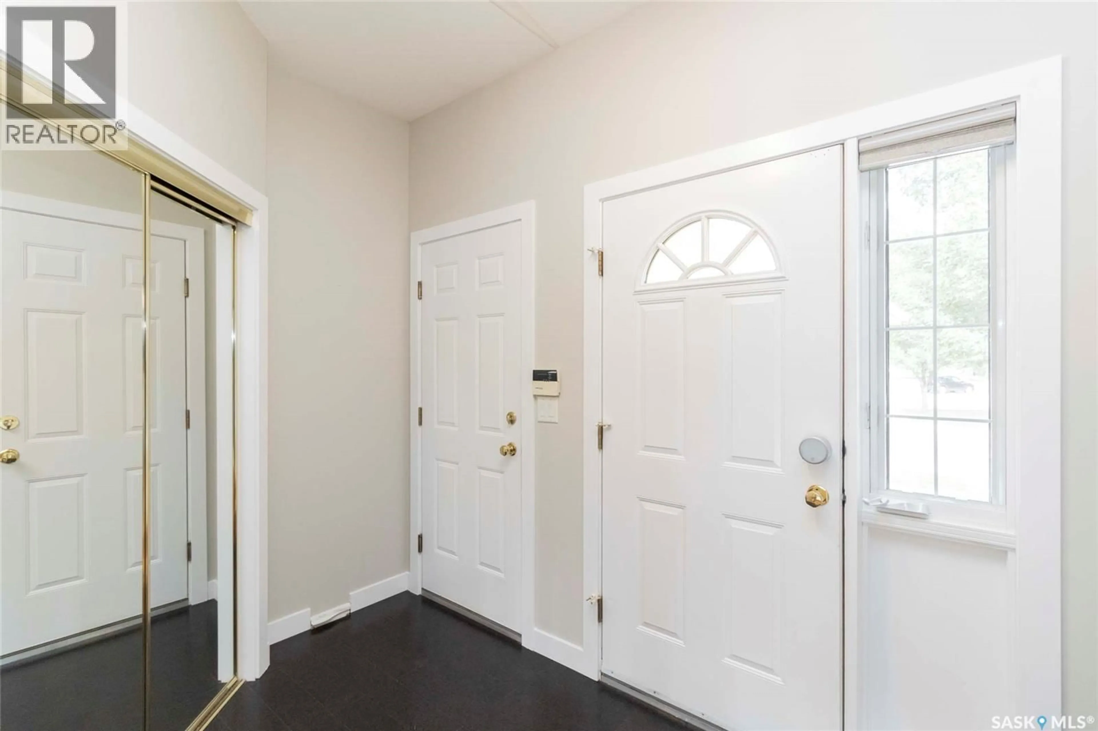 Indoor entryway for 602 SUMNER LANE, Saskatoon Saskatchewan S7L7L9