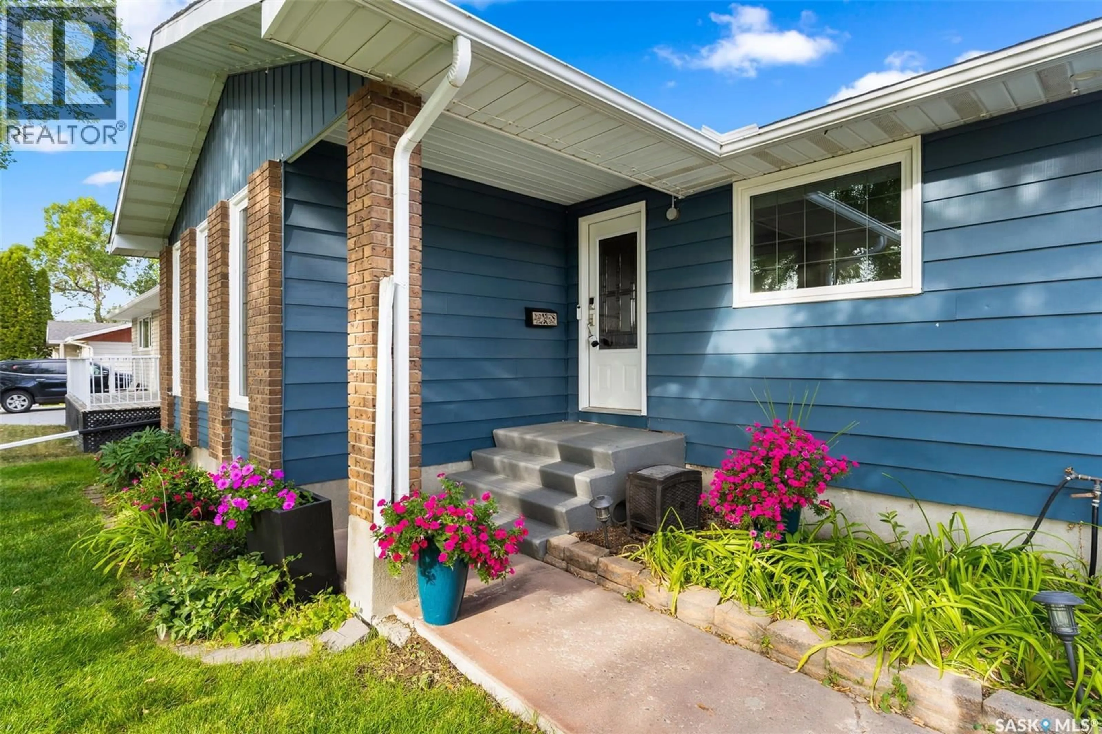 Home with vinyl exterior material, street for 343 FAIRVIEW ROAD, Regina Saskatchewan S4R6W2