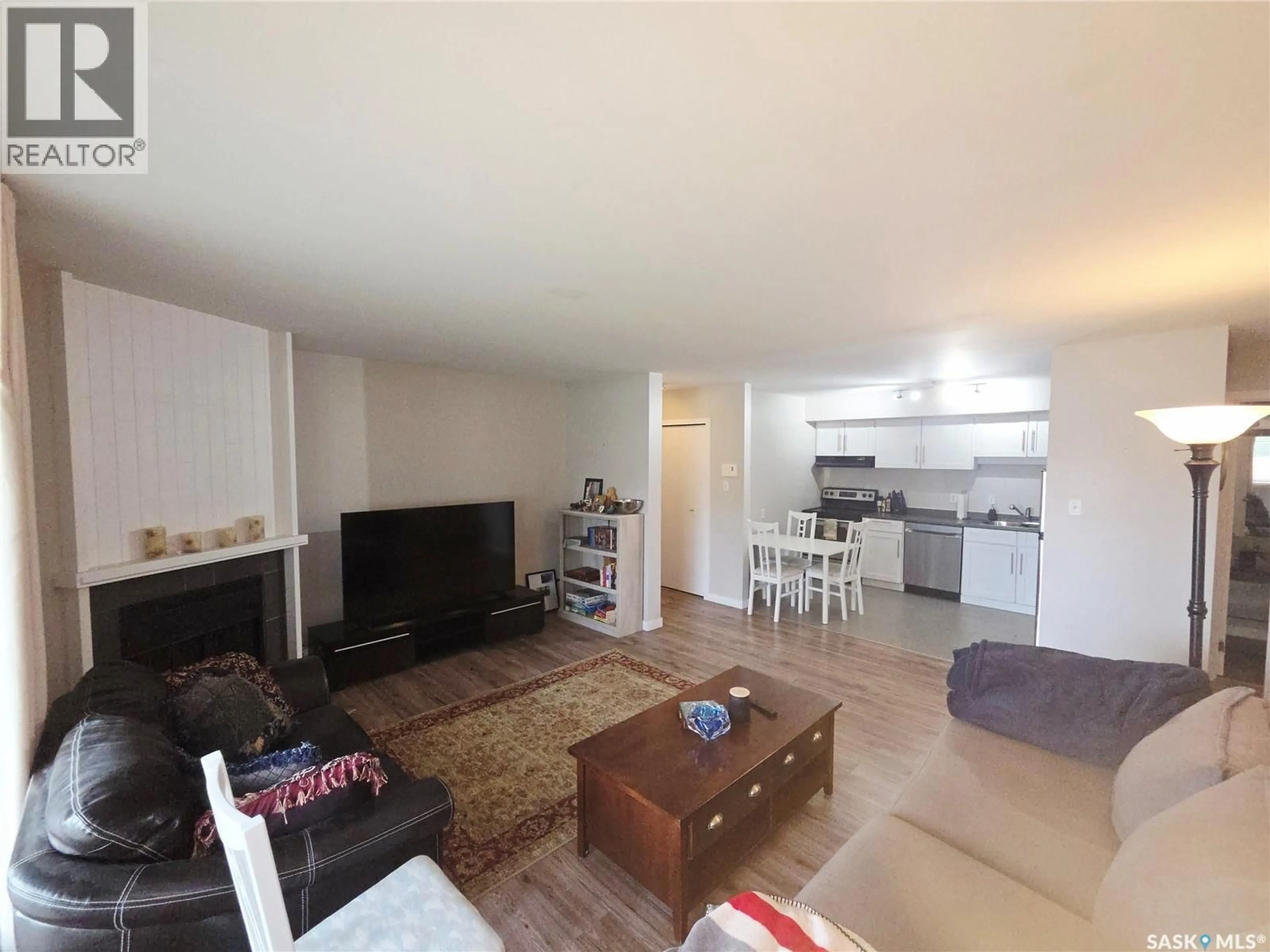 Living room with furniture, unknown for 102 275 KINGSMERE BOULEVARD, Saskatoon Saskatchewan S7J4J6