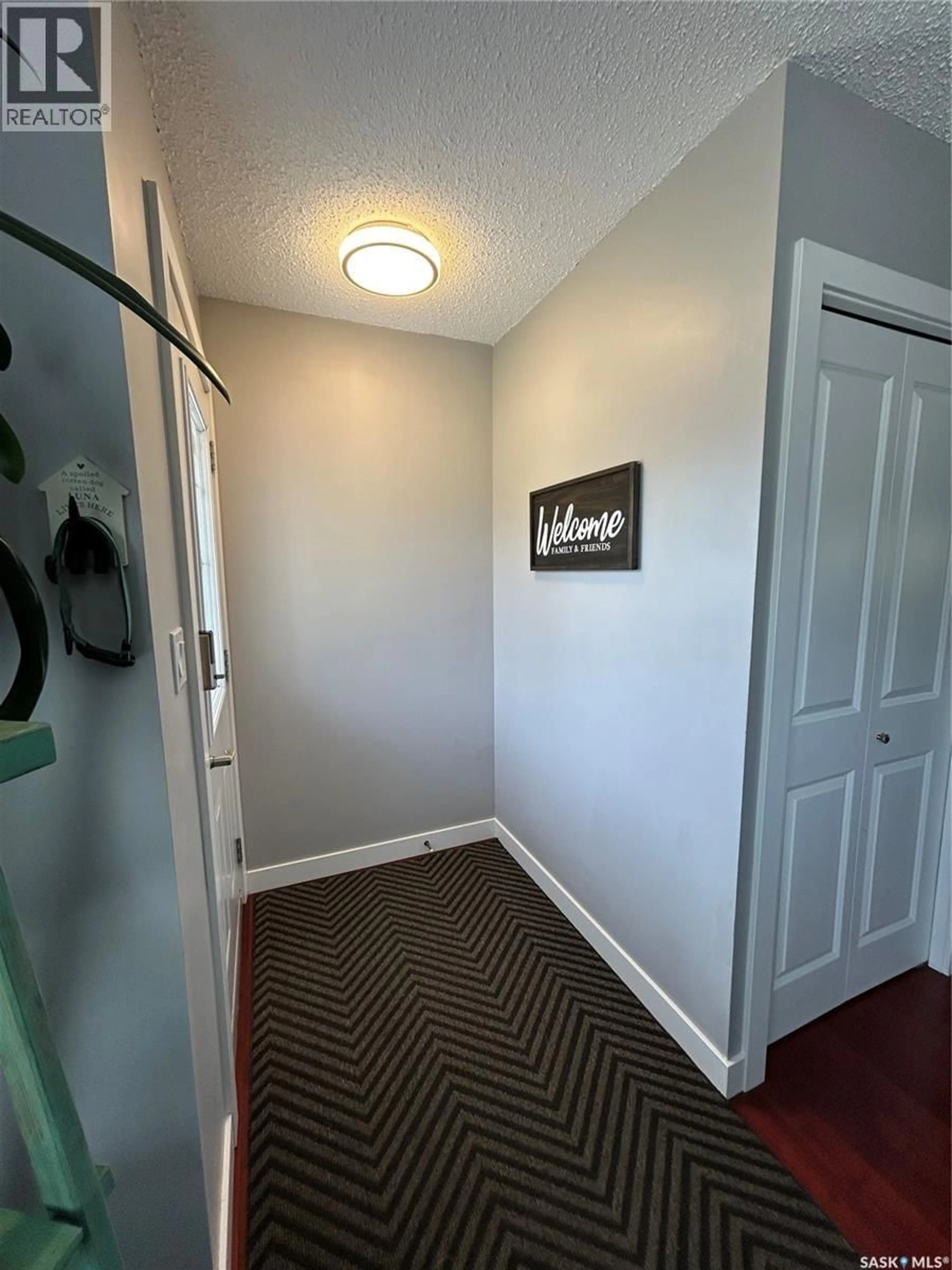 Indoor foyer for 1211 13TH STREET, Humboldt Saskatchewan S0K2A0