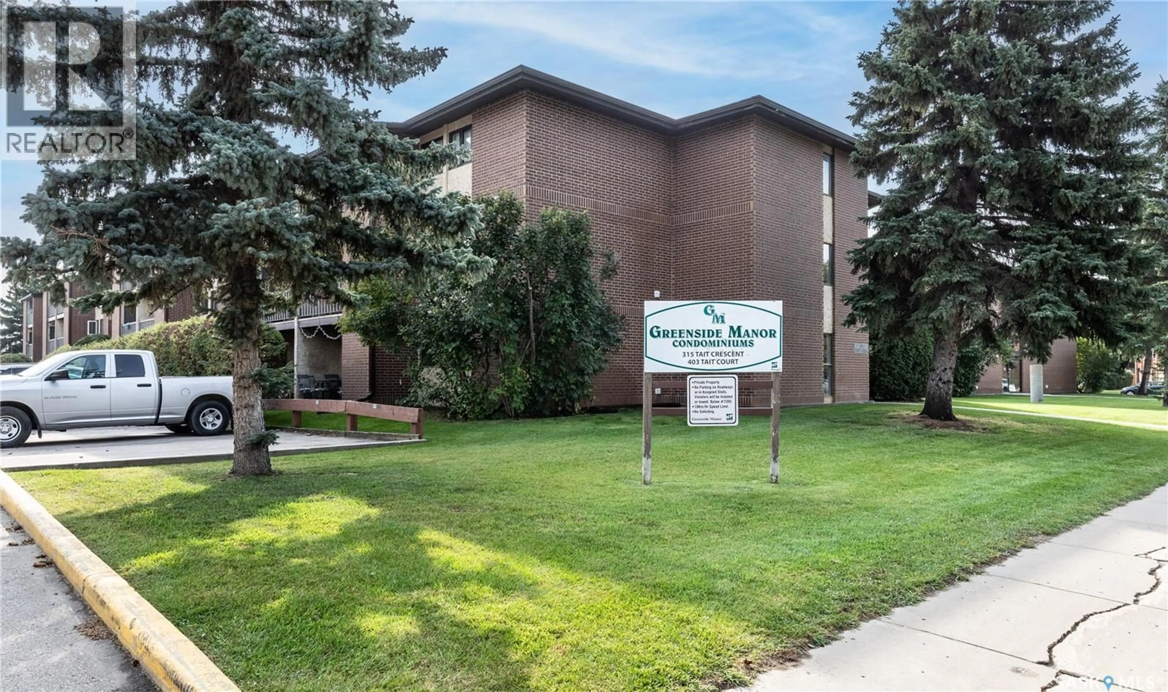 Indoor foyer for 315 - 305 TAIT CRESCENT, Saskatoon Saskatchewan S7H5L6