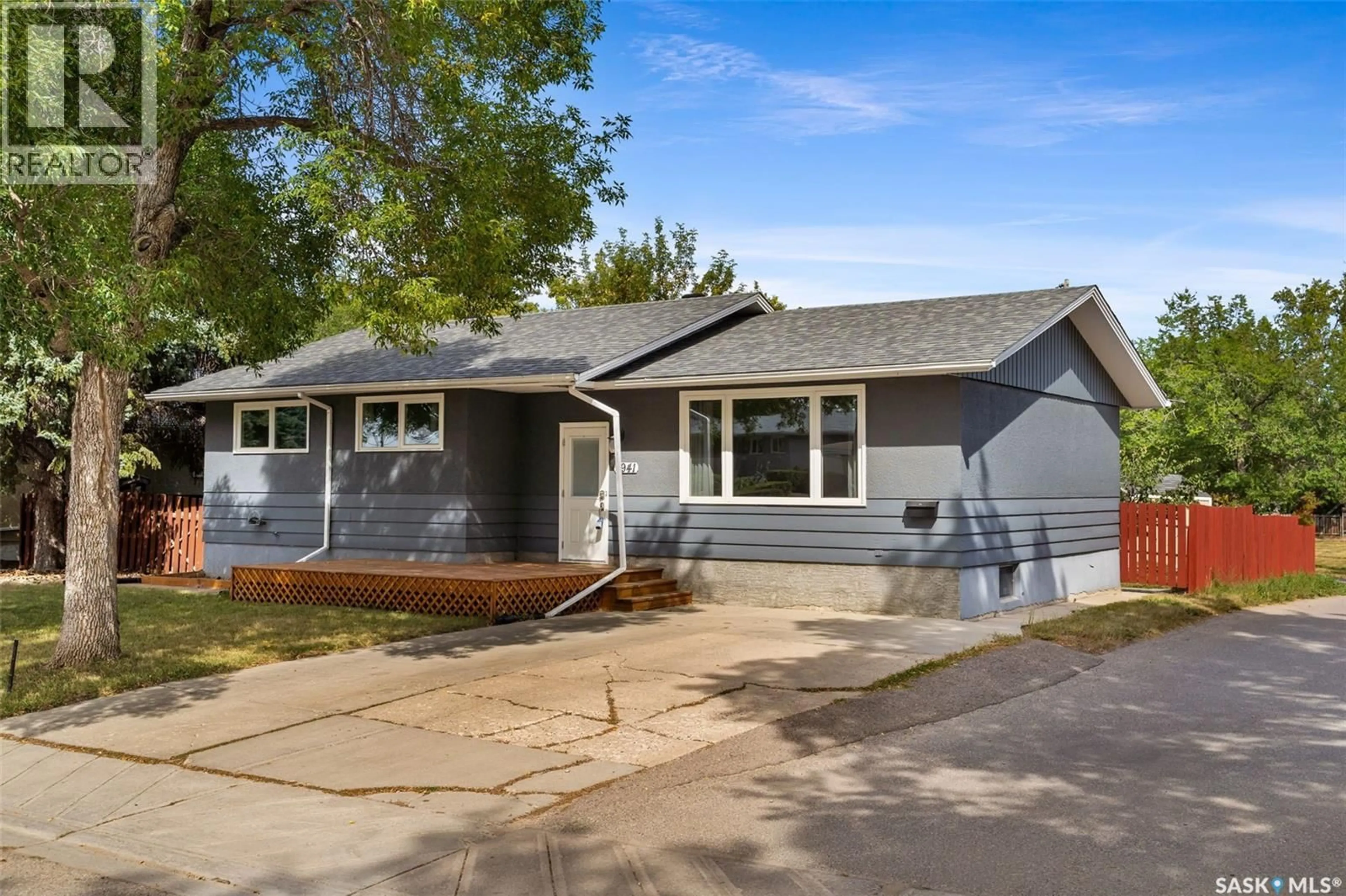 Home with vinyl exterior material, street for 2941 WASCANA STREET, Regina Saskatchewan S4S2G7