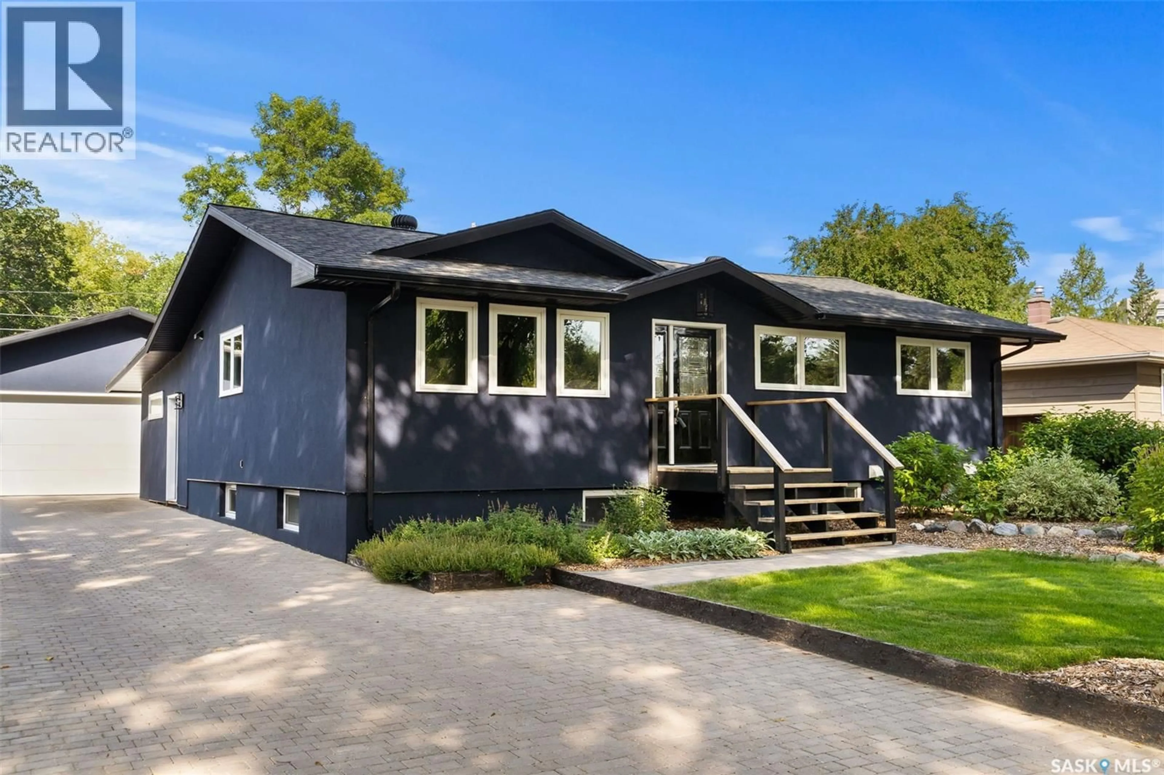 Home with vinyl exterior material, street for 118 LANGLEY STREET, Regina Saskatchewan S4S3V8
