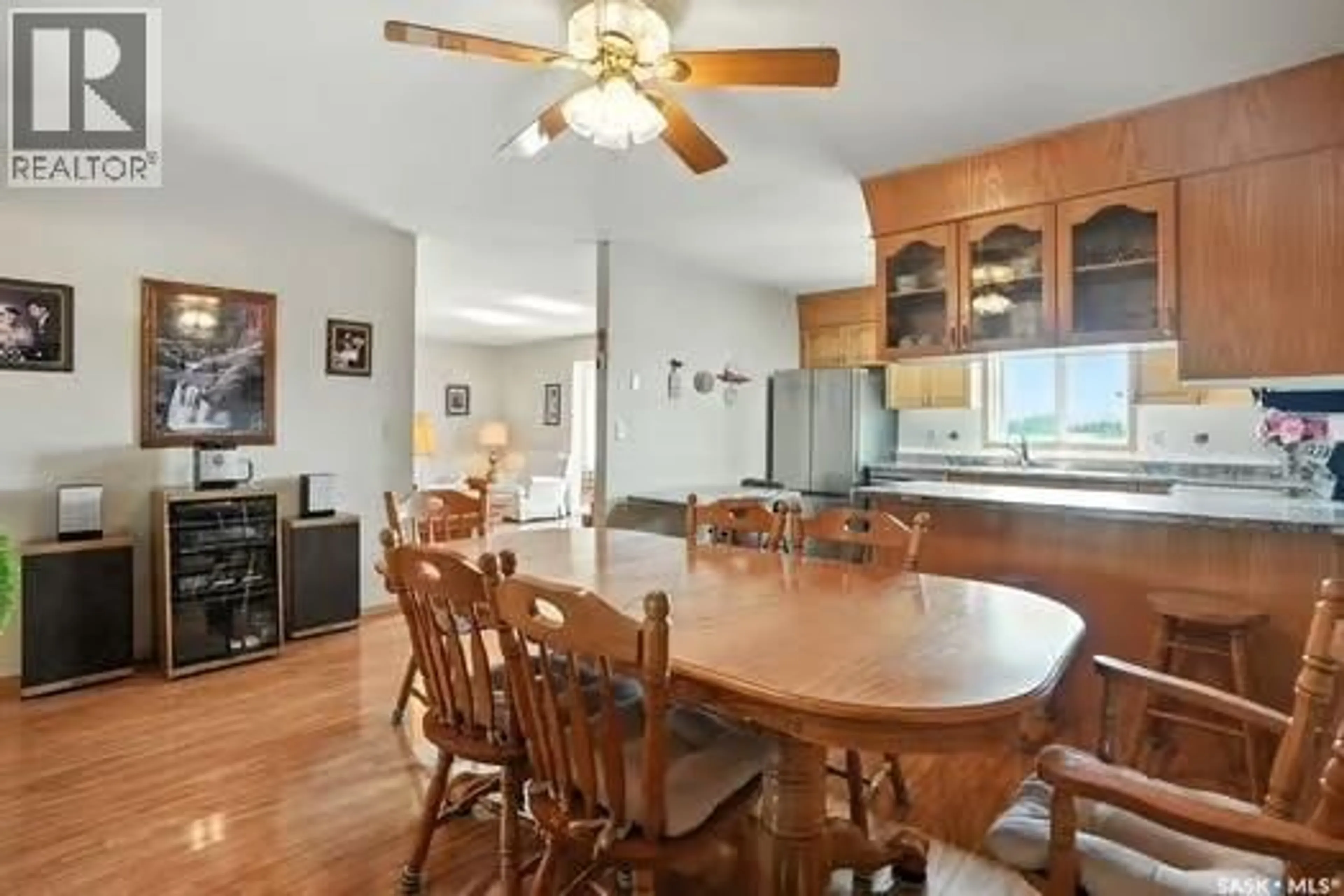 Open concept kitchen, wood/laminate floor for 103 - 307 KEEVIL CRESCENT, Saskatoon Saskatchewan S7N4L9