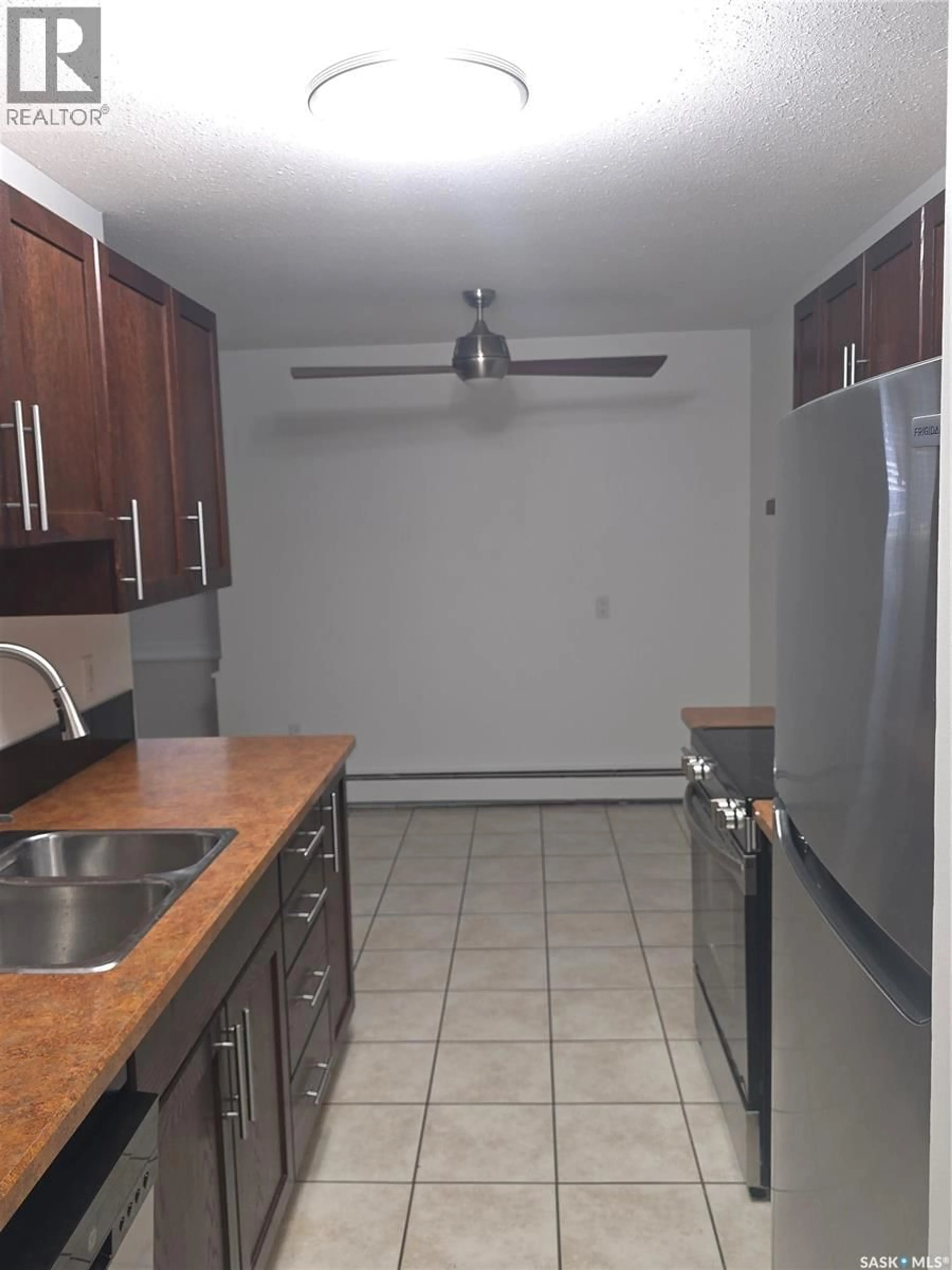 Standard kitchen, unknown for 1 - 1953 GARNET STREET, Regina Saskatchewan S4T2Z4