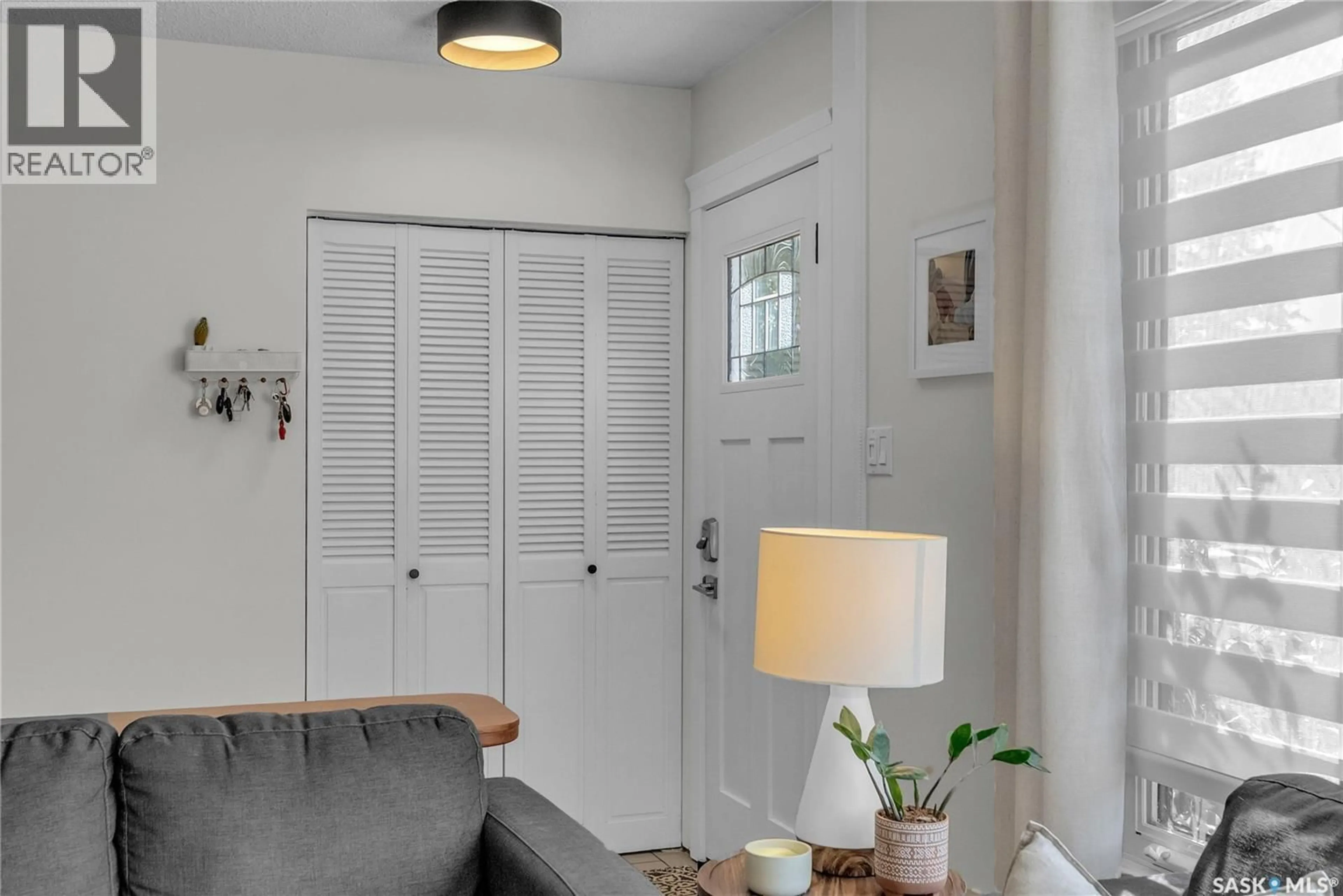 Indoor entryway for 1609 RUTH STREET, Saskatoon Saskatchewan S7J0L7