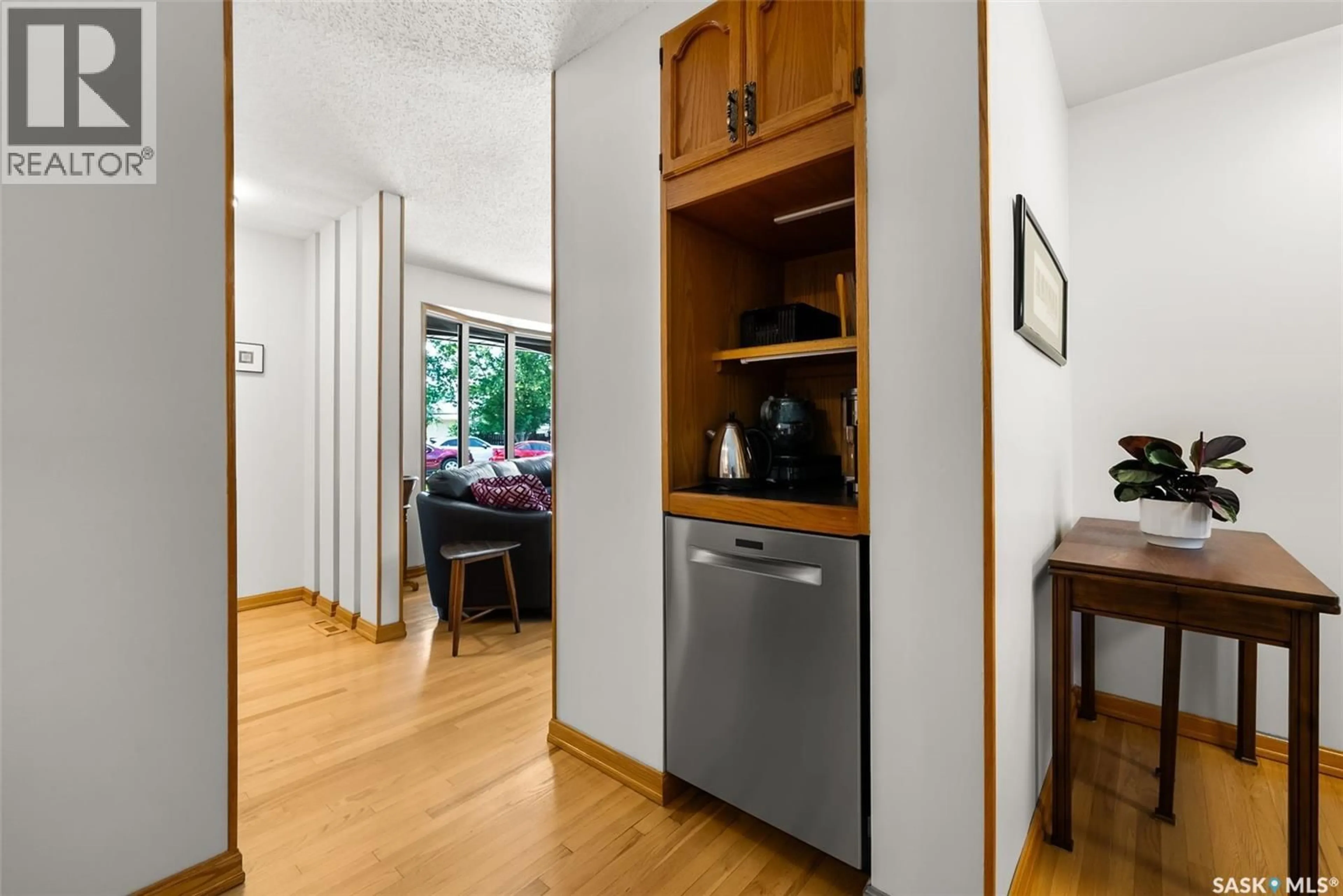 Standard kitchen, unknown for 36 HODGES BAY, Regina Saskatchewan S4N4R1