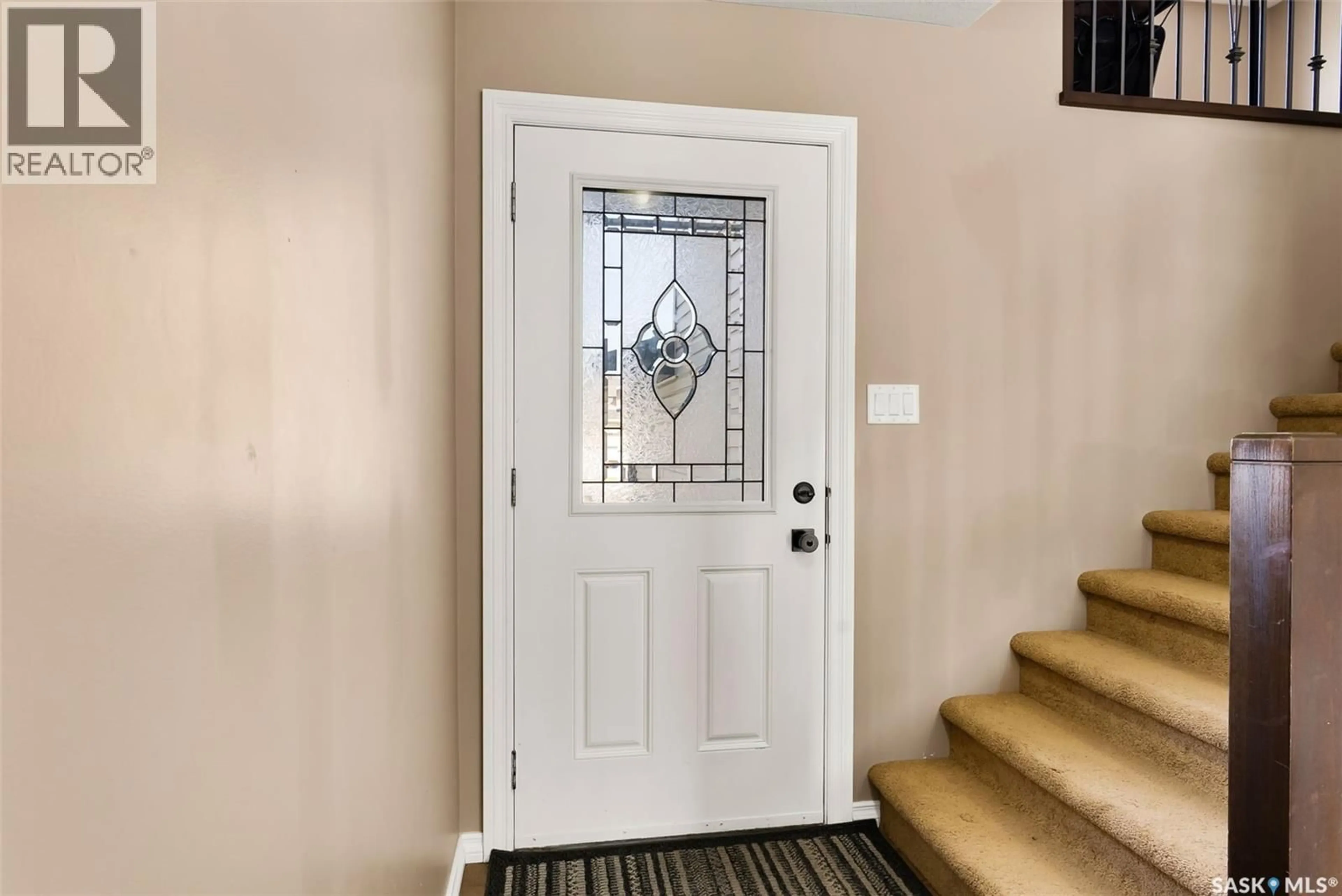 Indoor entryway for 4313 MCMILLAN DRIVE, Regina Saskatchewan S4X0C6