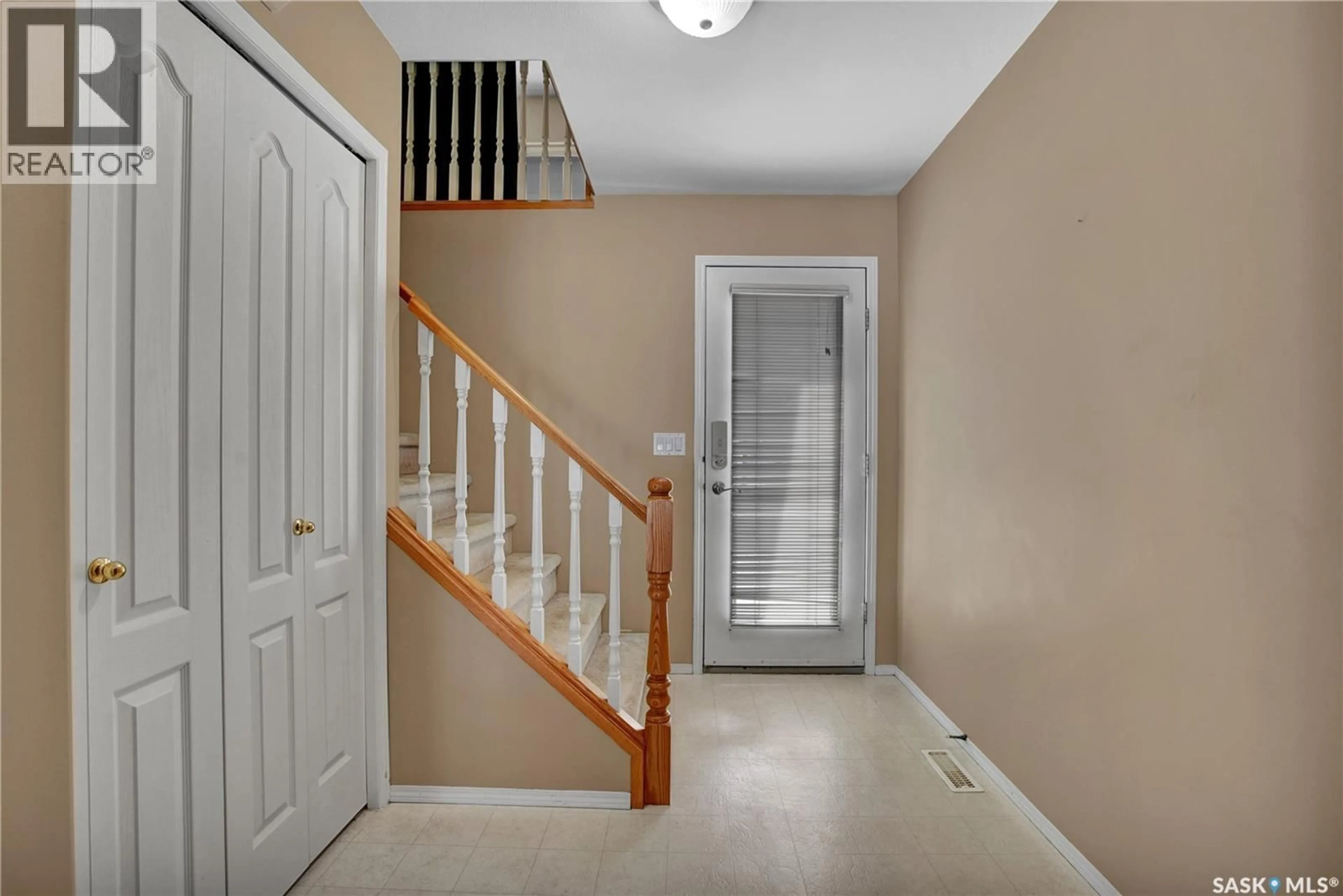 Indoor entryway for 515 - 126 MCWILLIE AVENUE, Saskatoon Saskatchewan S7S1K8