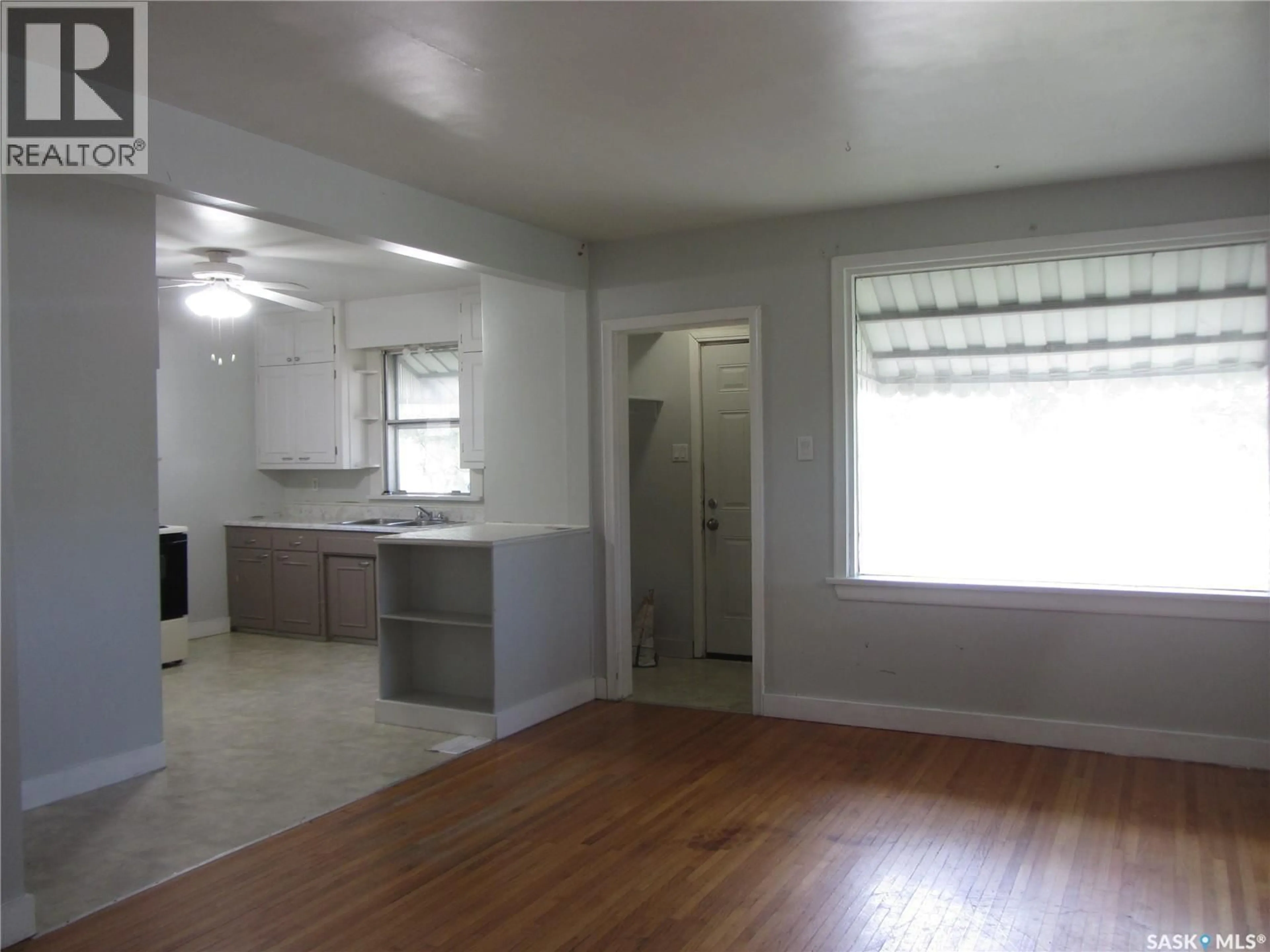 A pic of a room for 606 BALMORAL STREET, Saskatoon Saskatchewan S7K0Y7