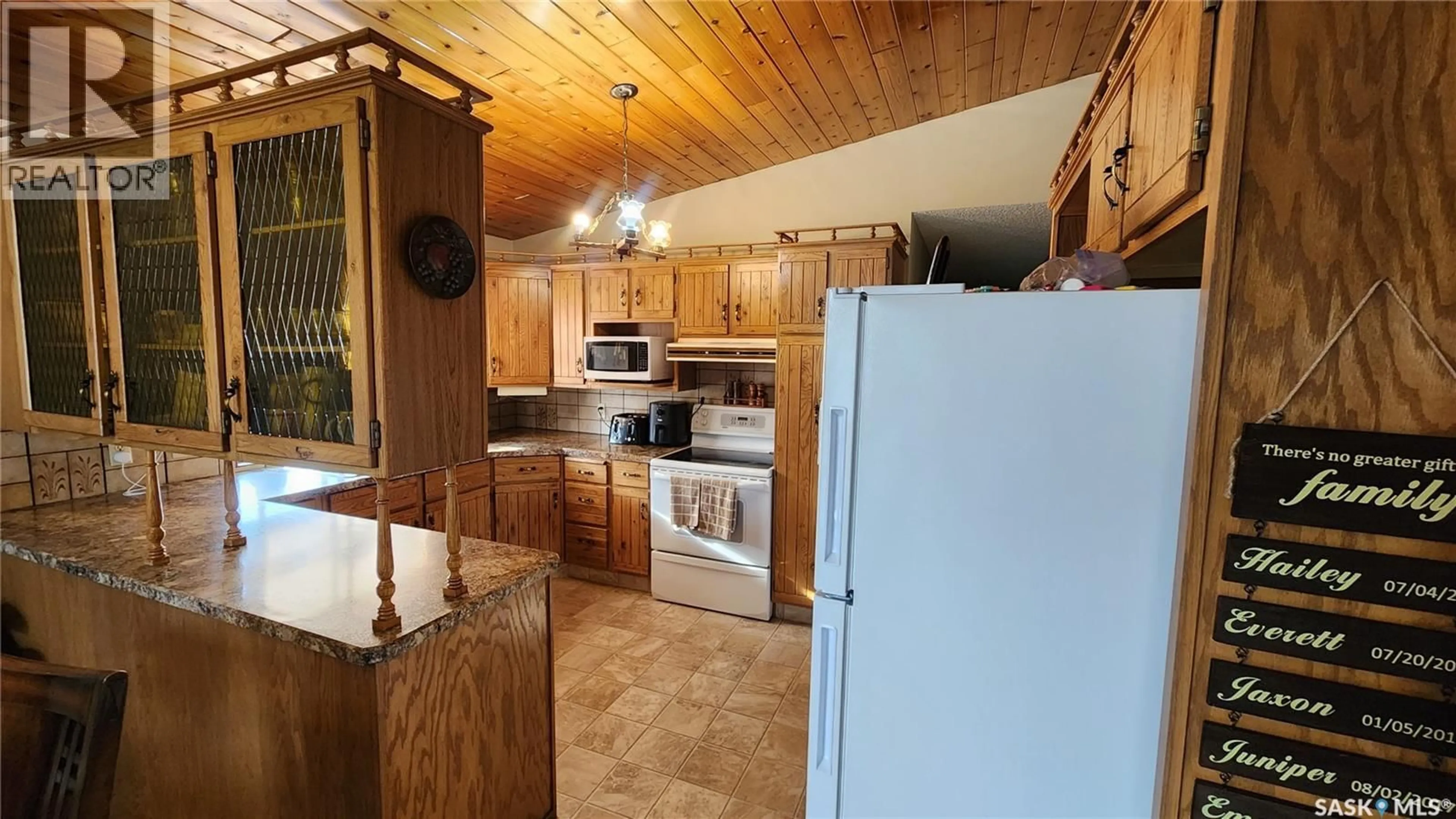 Standard kitchen, unknown for 91 18TH STREET, Battleford Saskatchewan S0M0E0