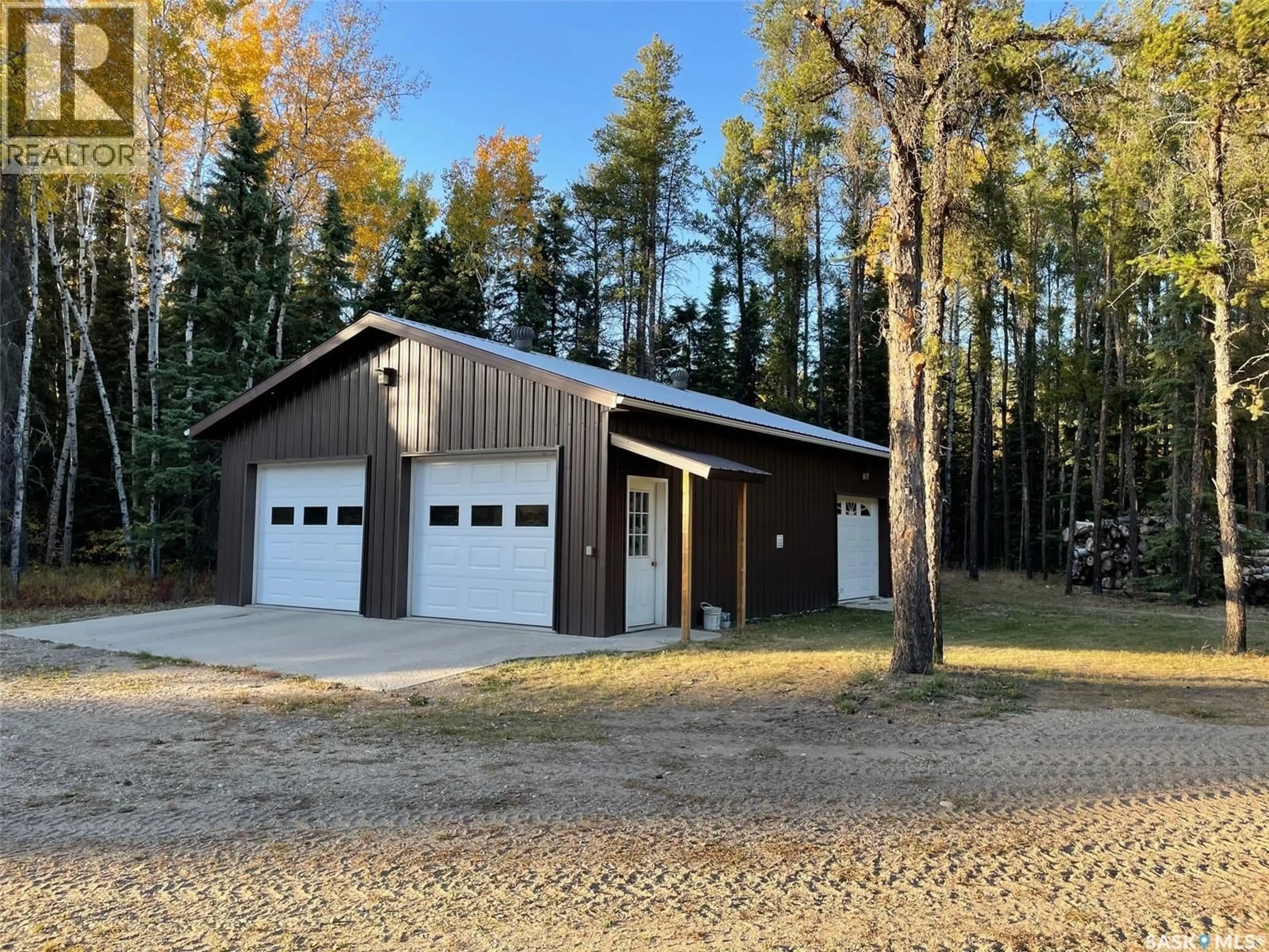 Indoor garage for JENNINGS RIDGE ACREAGE, Hudson Bay Rm No. 394 Saskatchewan S0E0Y0