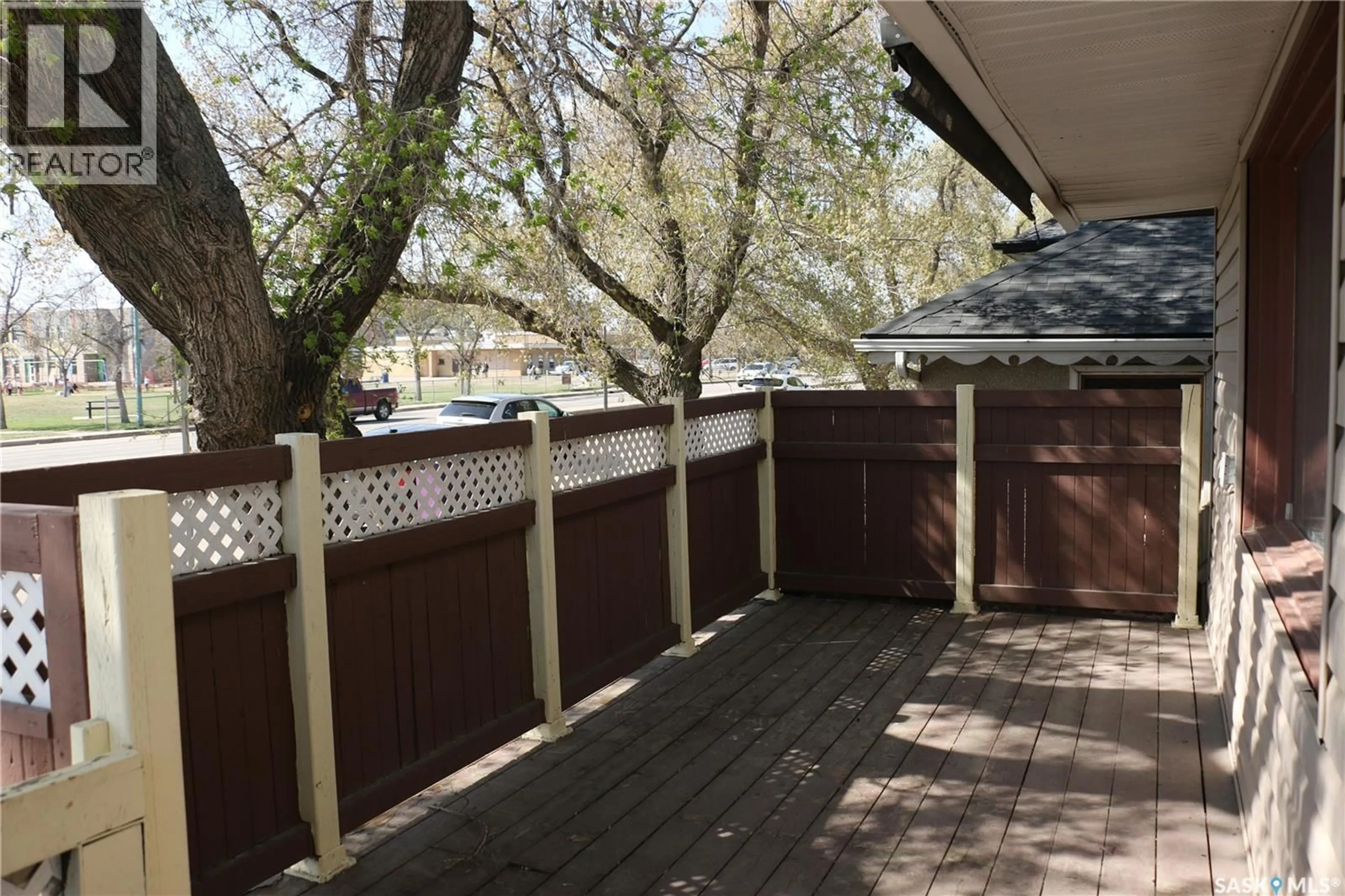 Patio, water/lake/river/ocean view for 271 BROAD STREET, Regina Saskatchewan S4R1X1