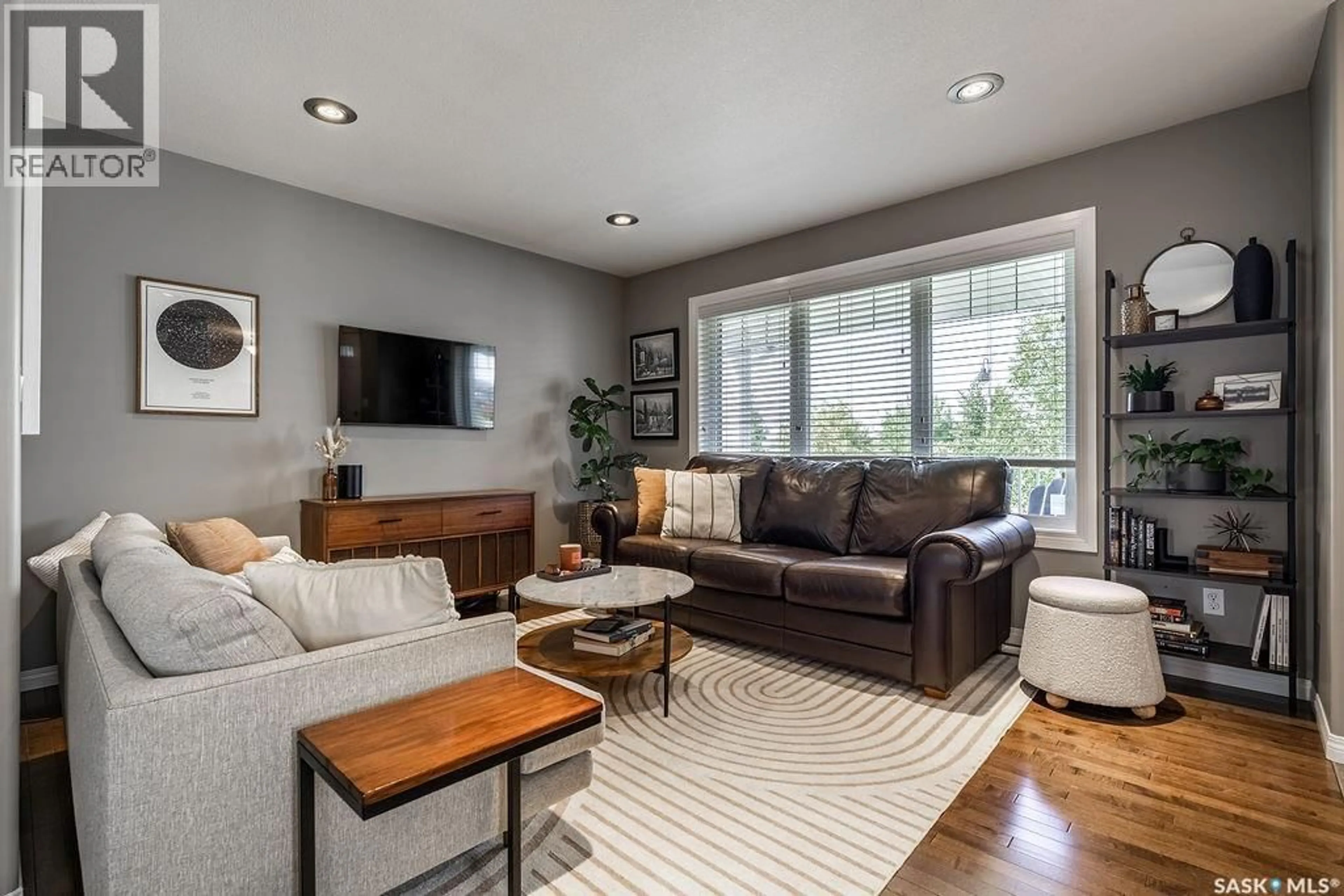 Living room with furniture, unknown for 522 STONEBRIDGE COMMON, Saskatoon Saskatchewan S7T1C8