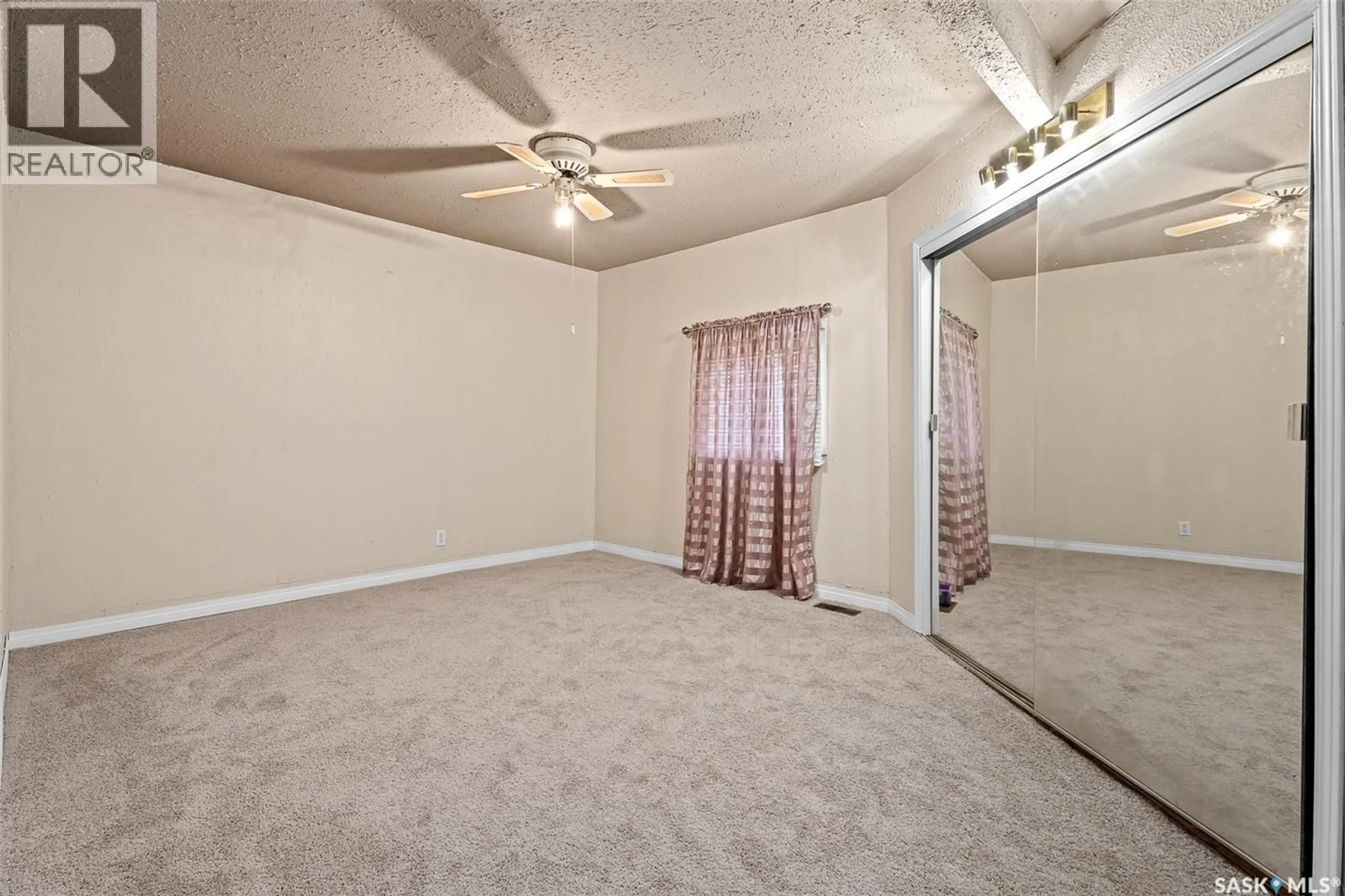 A pic of a room for 203 1ST AVENUE, Moose Jaw Saskatchewan S6H4W4