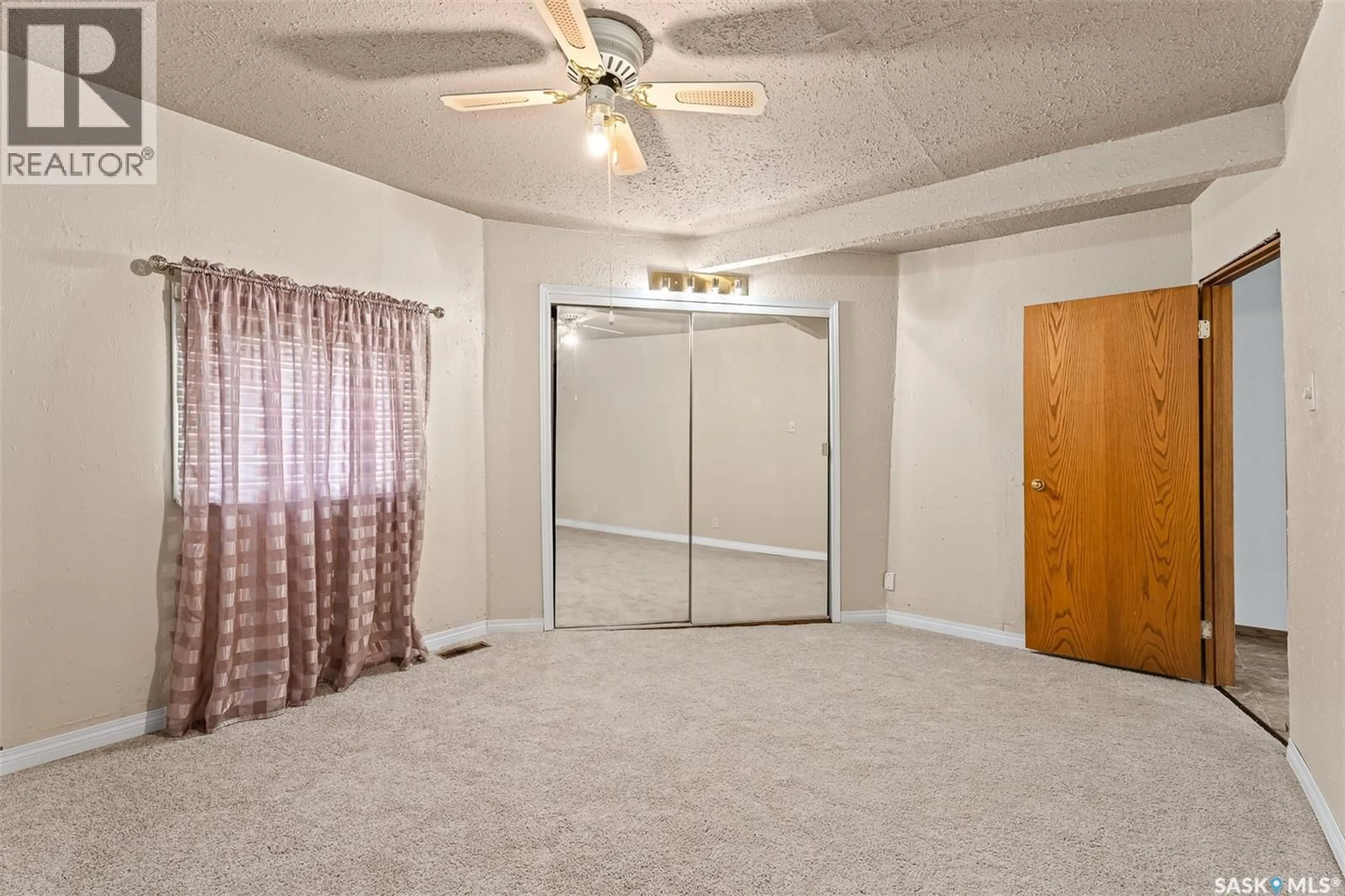 A pic of a room for 203 1ST AVENUE, Moose Jaw Saskatchewan S6H4W4